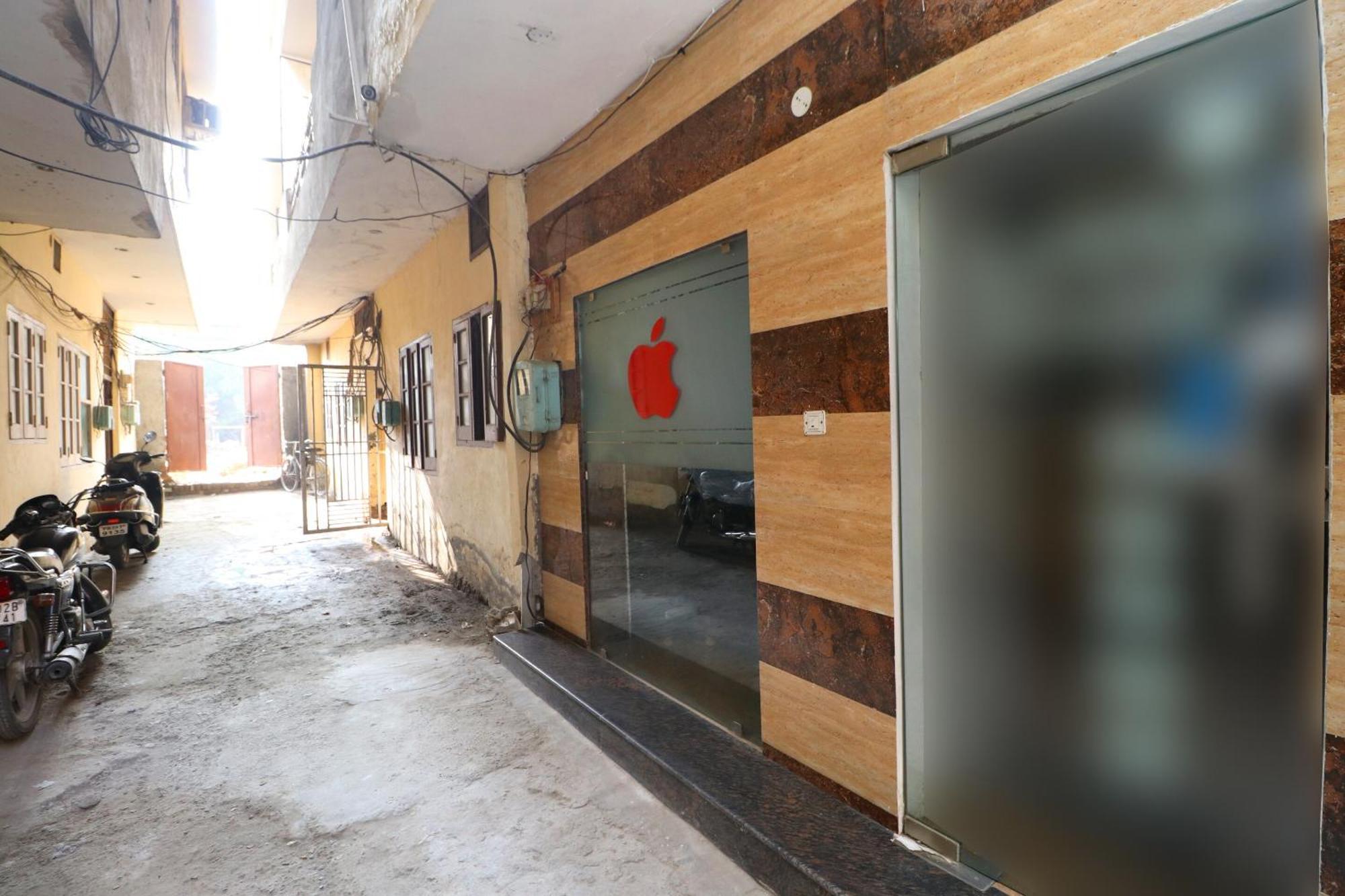 Oyo Apple Wood Hotel