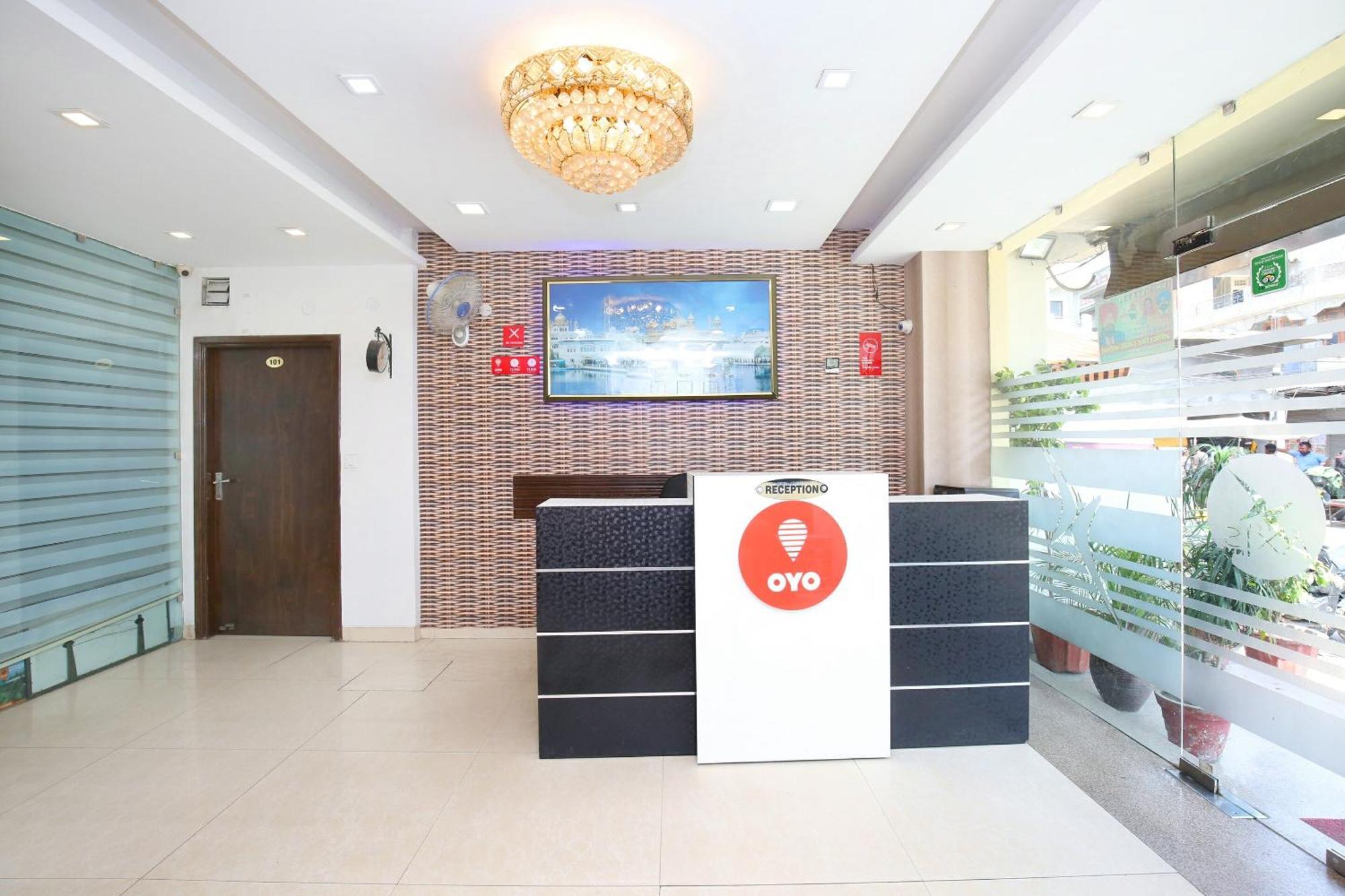Hotel O Axis