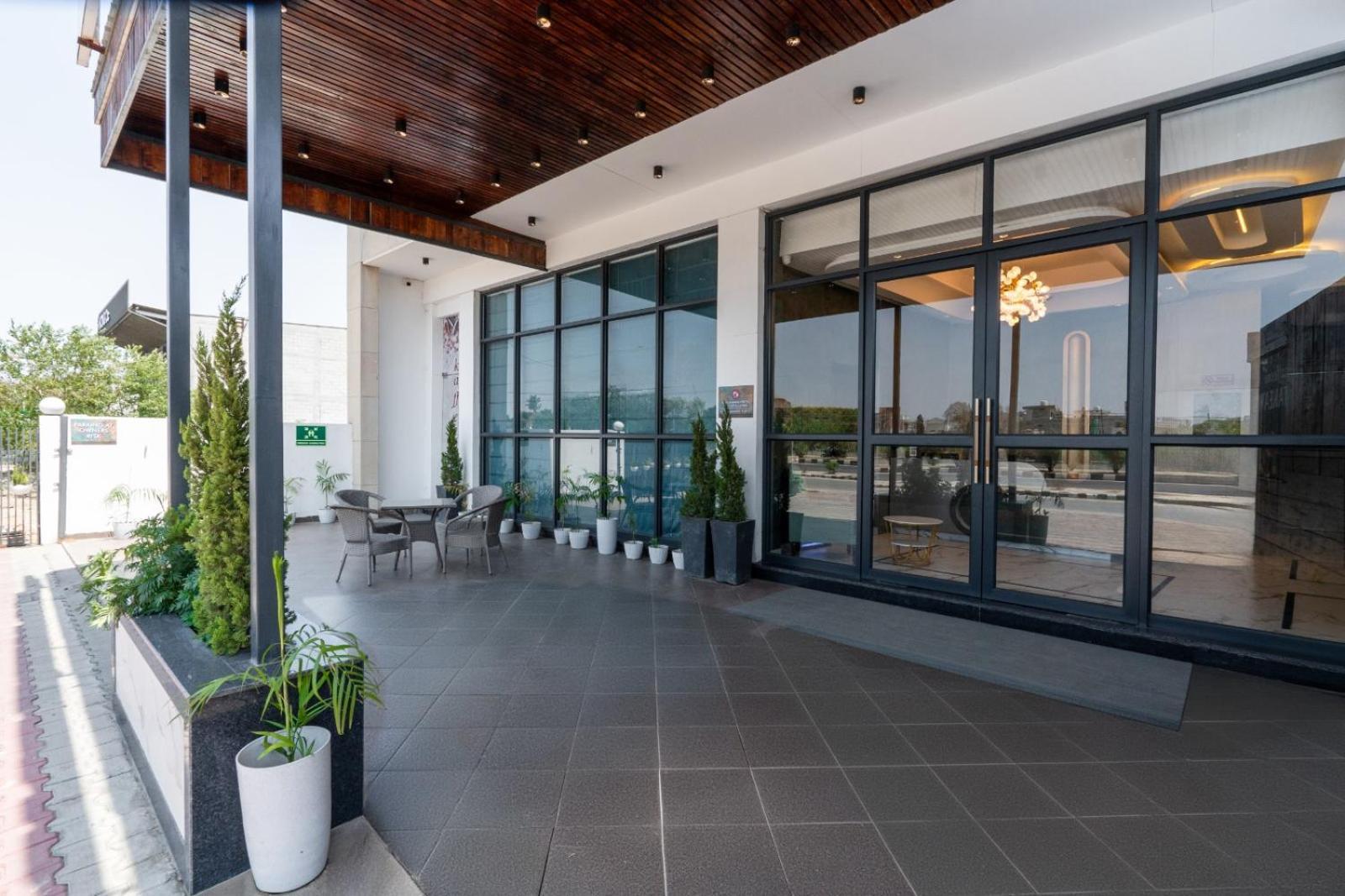 Hotel Xenious Micro 4*