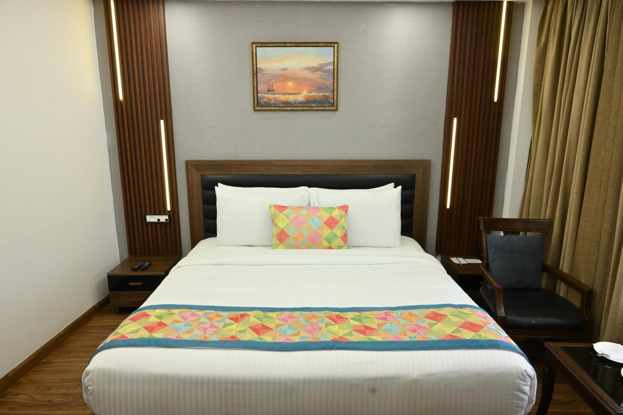 Abode By Aliste Hotels- 2 Minutes Walking To Golden Temple, Hotel 3*