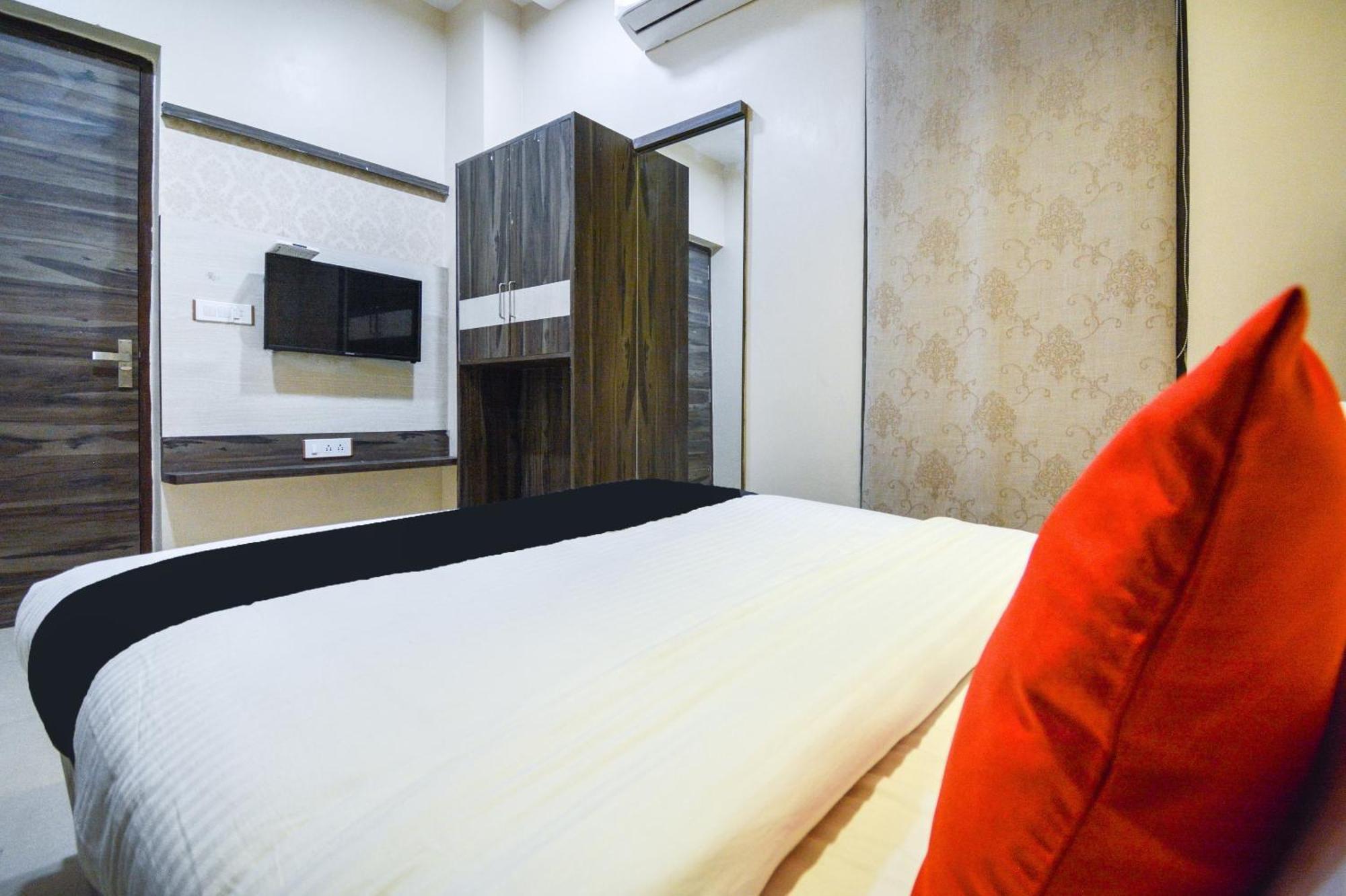 Capital O Moments Hotel 3*