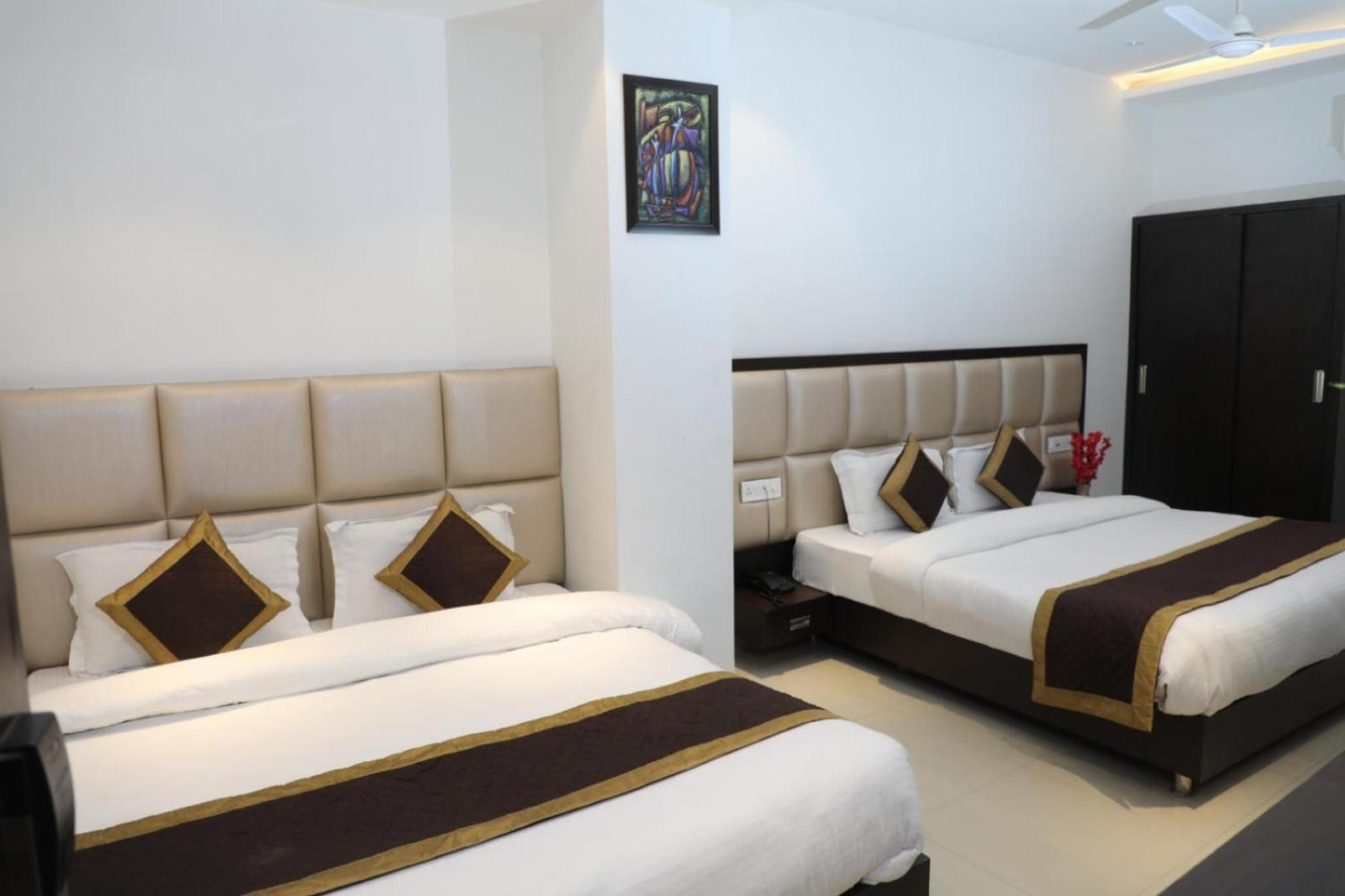 Avi Hotel