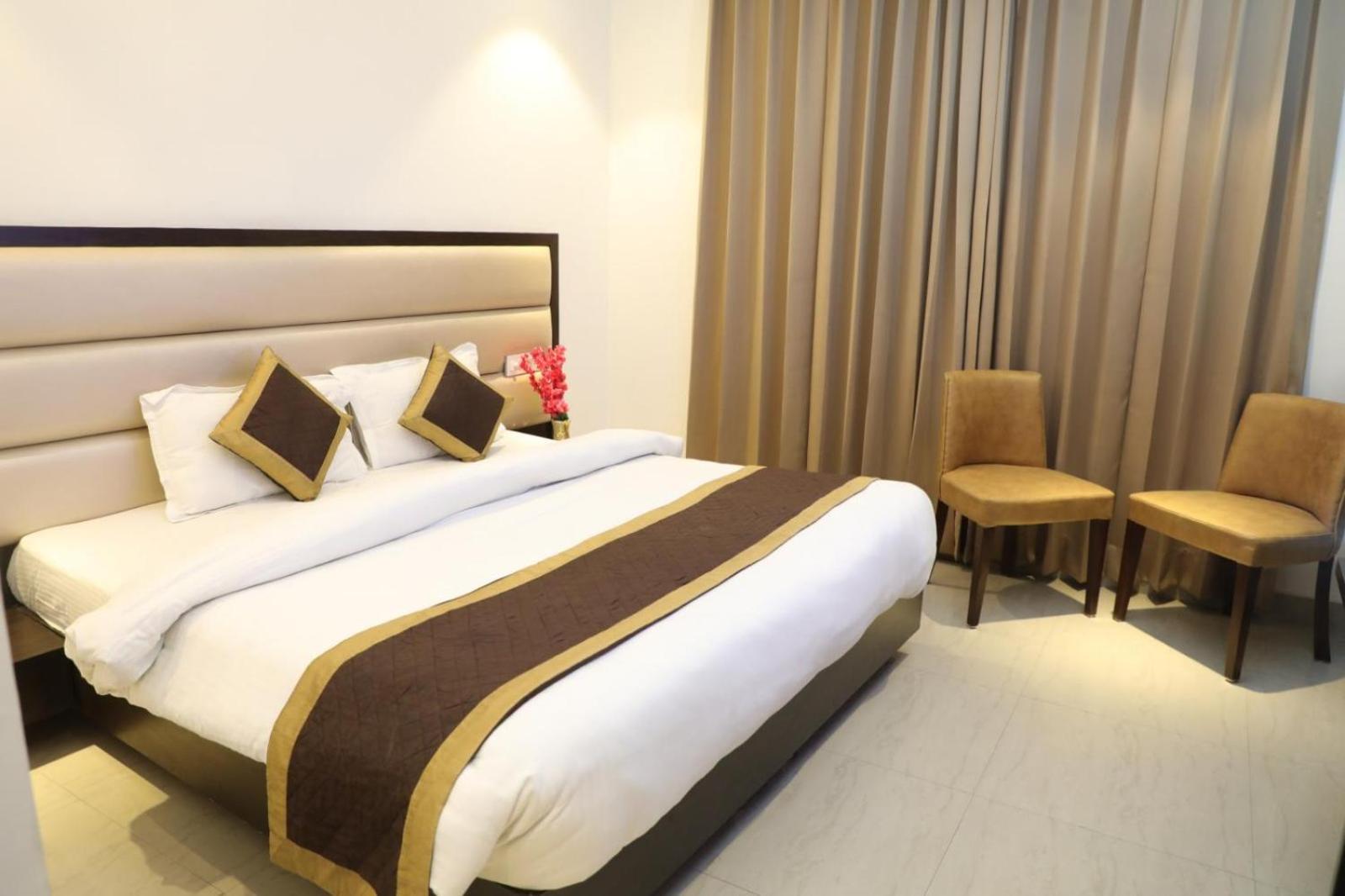 Hotel Avi 3*
