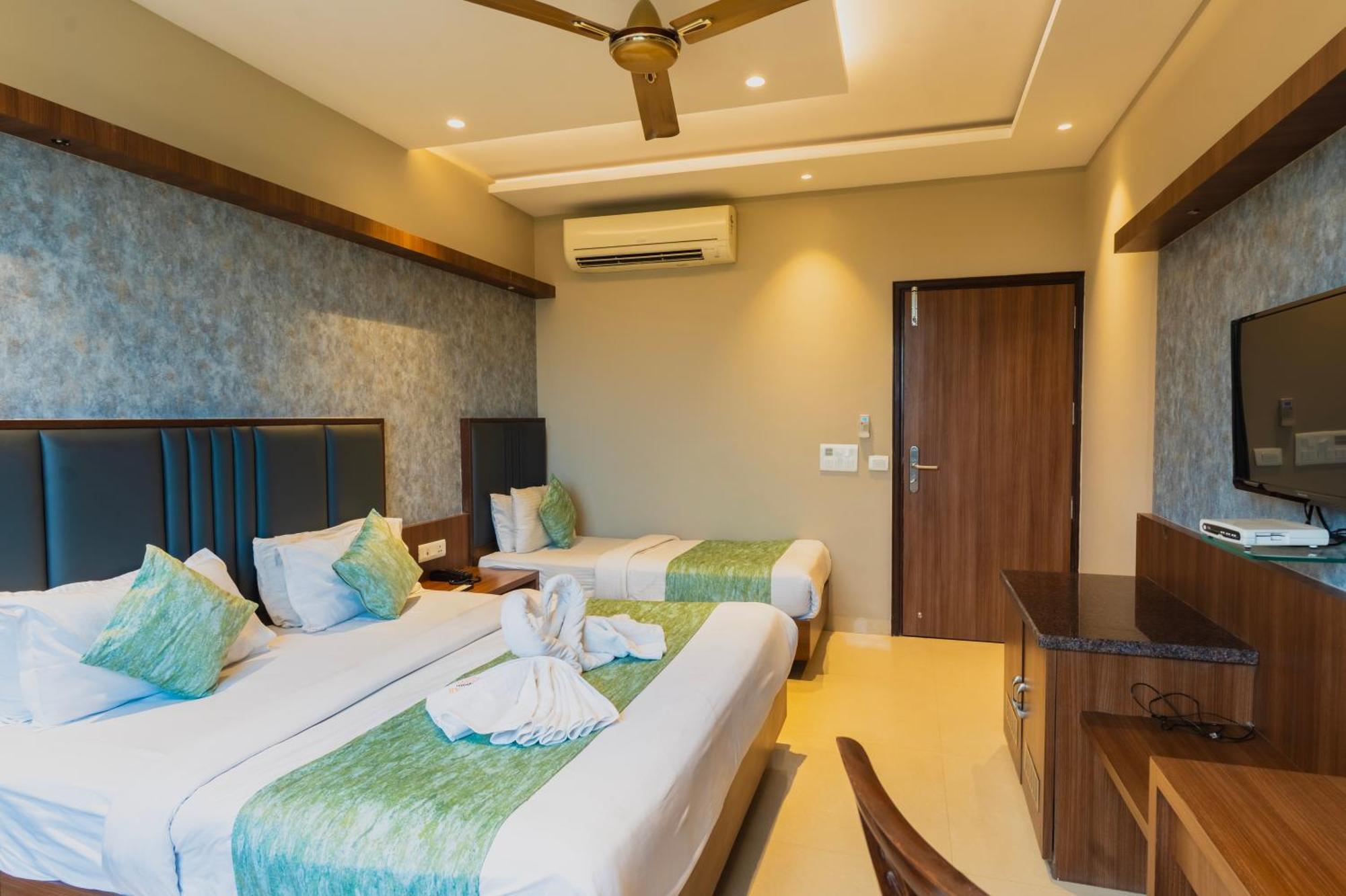 Hotel International 2 Min Walk From Bus Stand