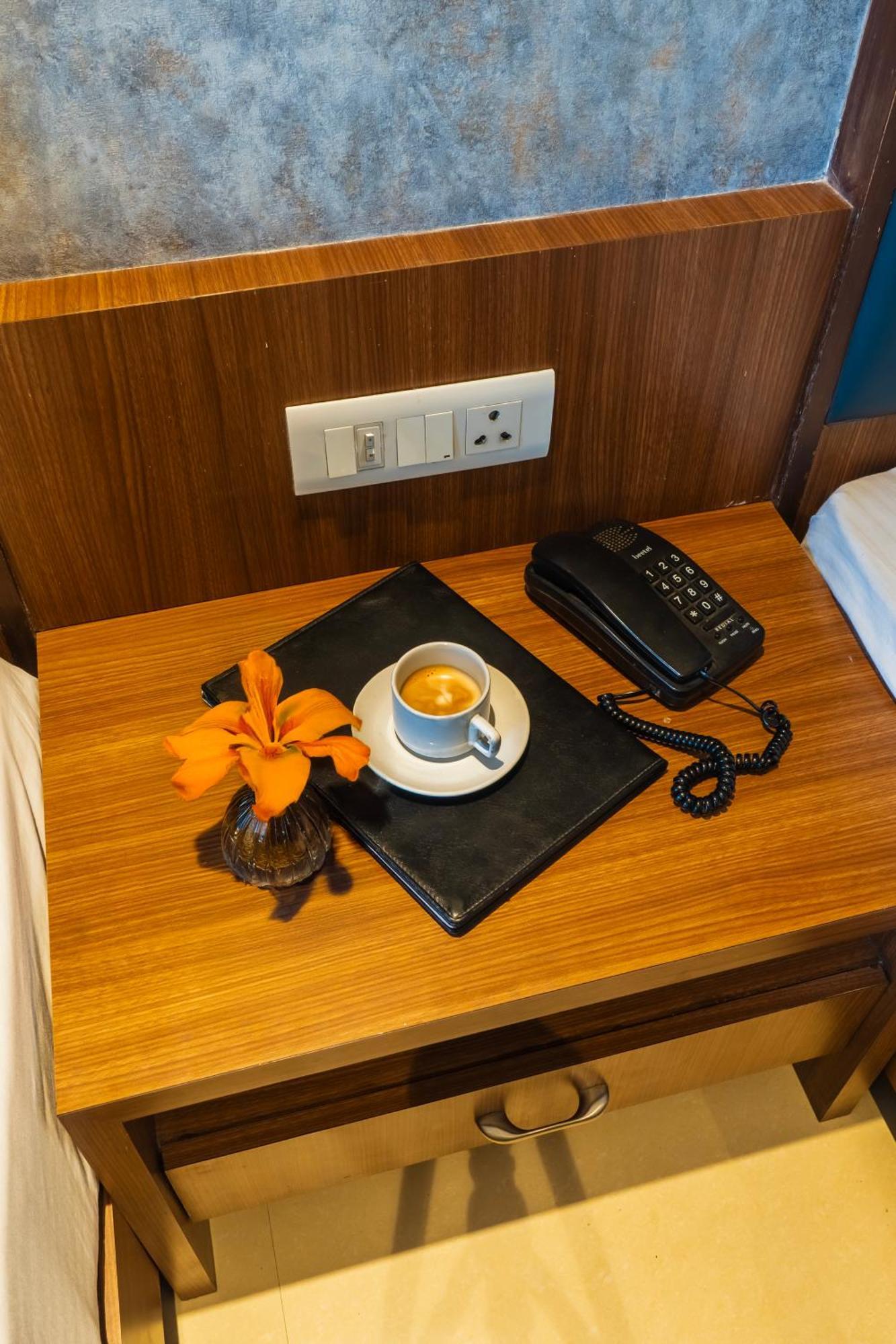 International 2 Min Walk From Bus Stand Hotel 3*