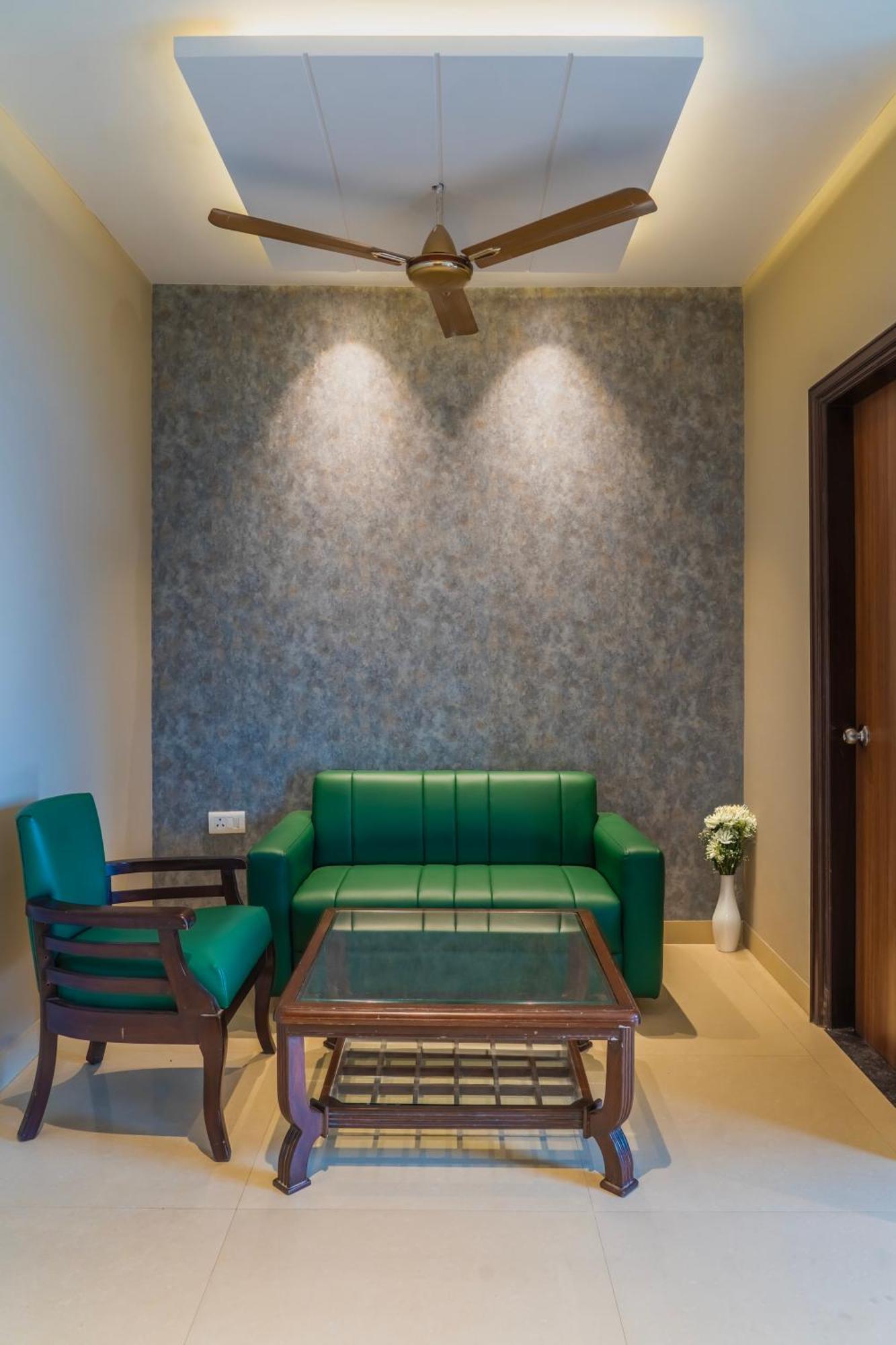 International 2 Min Walk From Bus Stand