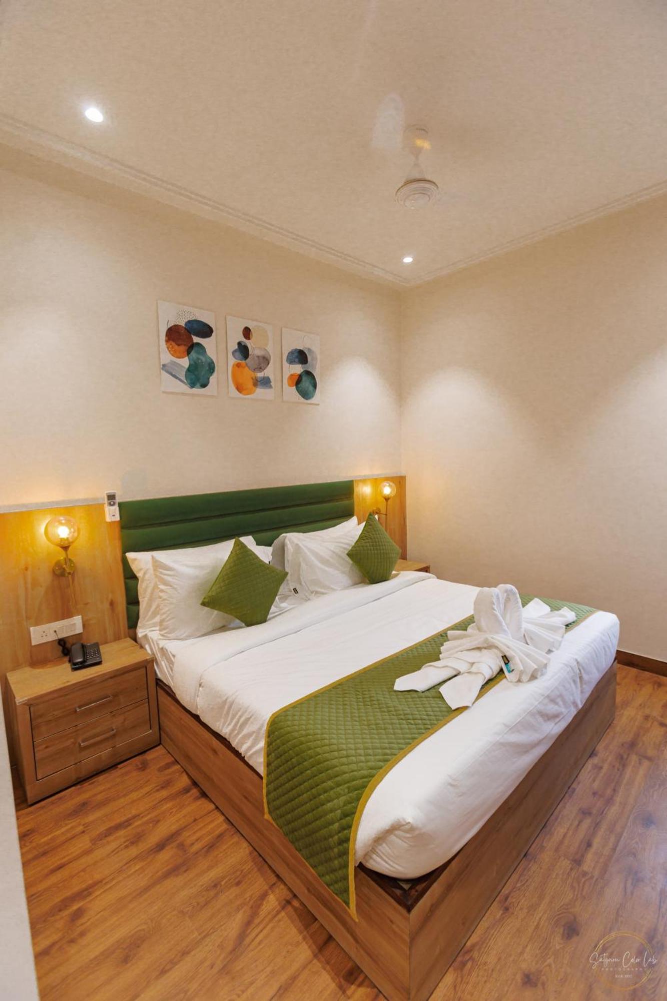Hotel Mannat Residency By Io Near Golden Temple 3*