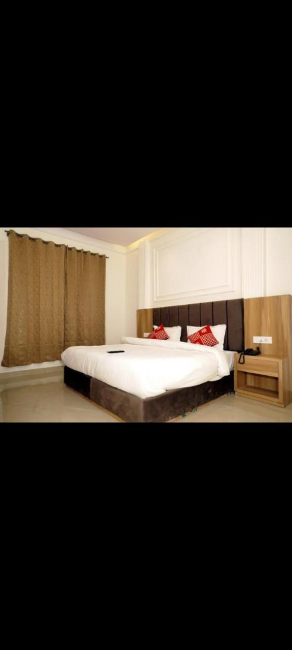 Midway Hotel 3*