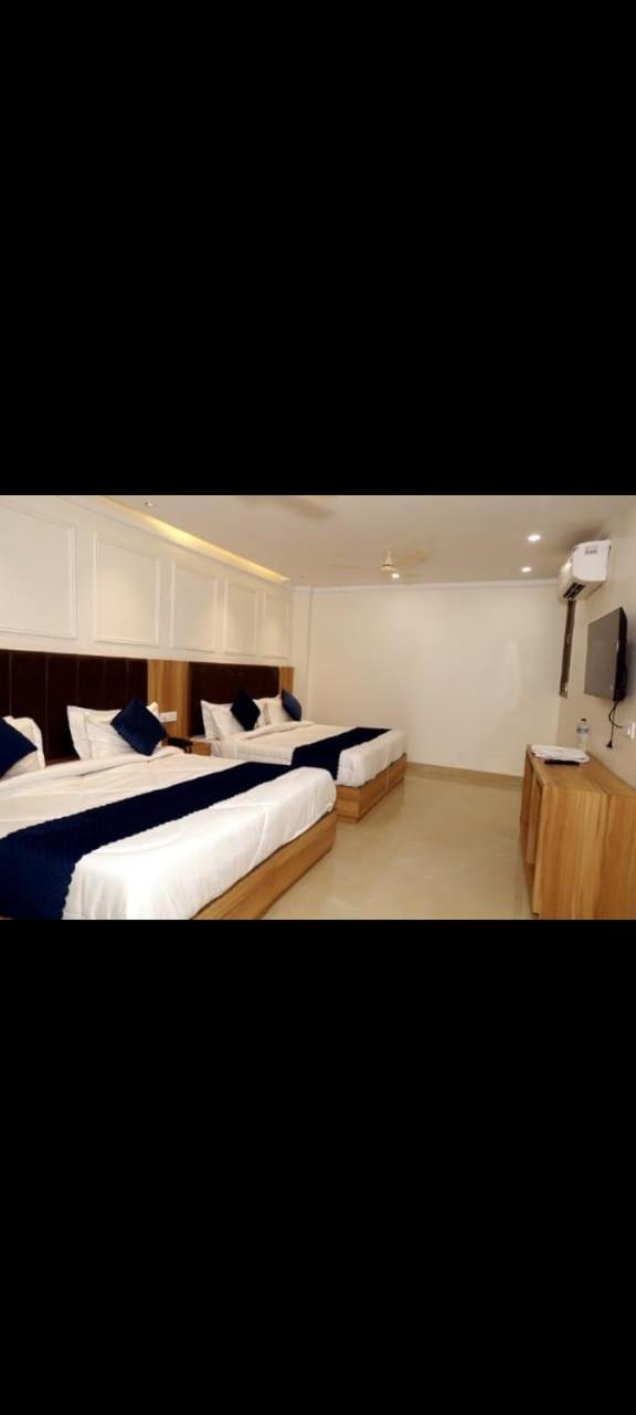 Midway Hotel