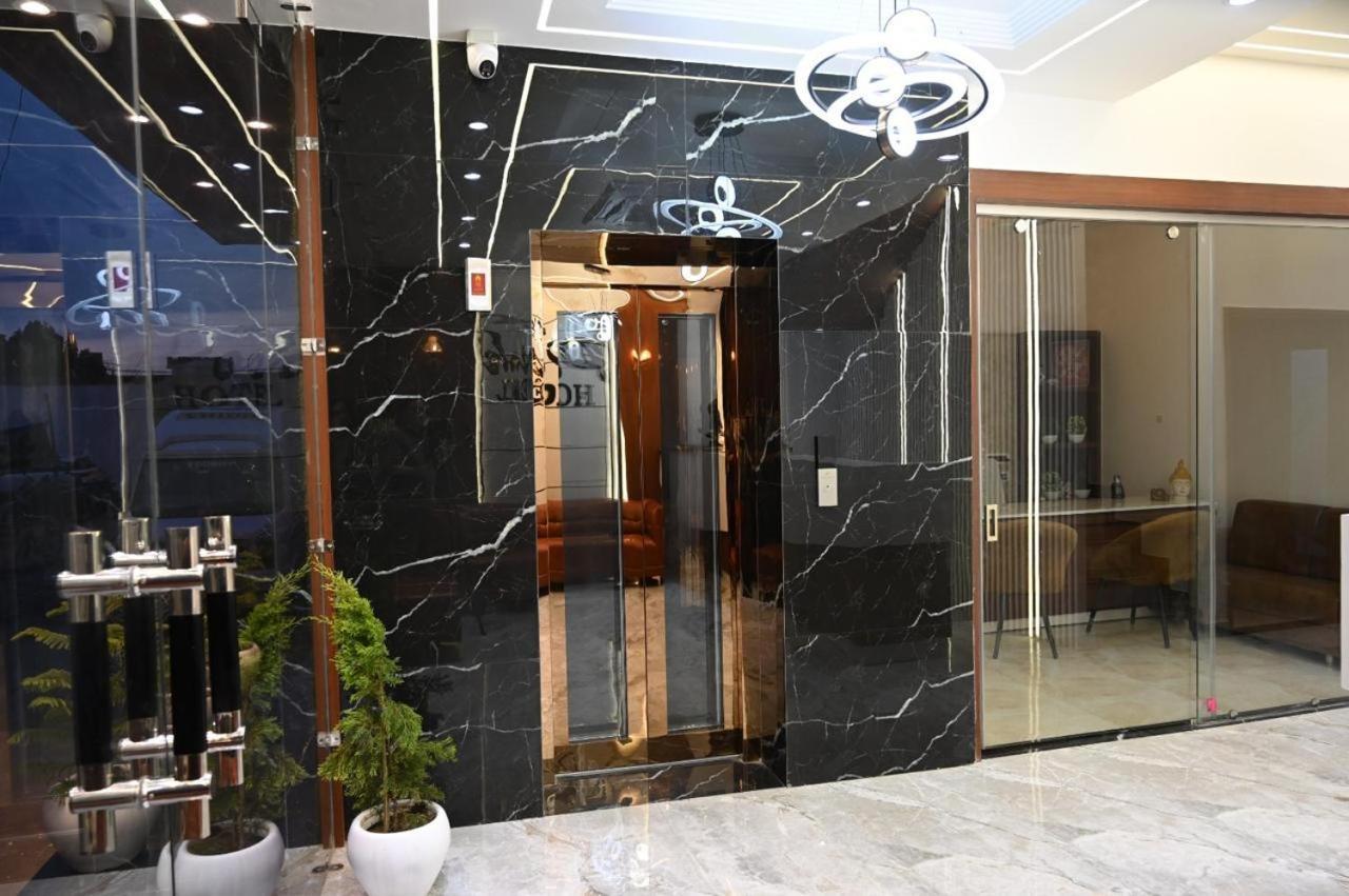 The Posh By Delight Hotel