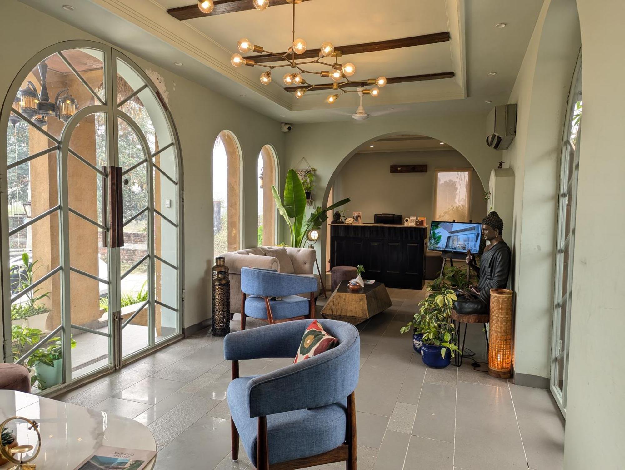 Cape House 4*