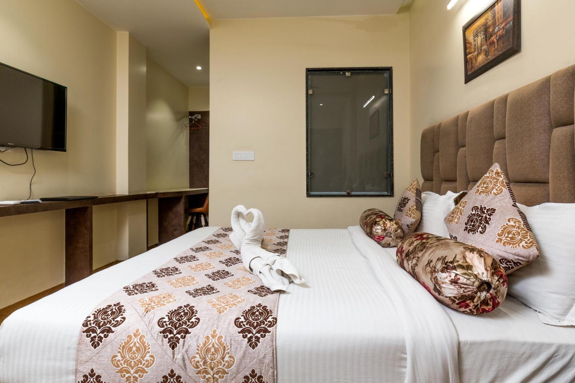 Hotel Urban Galaxy Near Golden Temple 3*