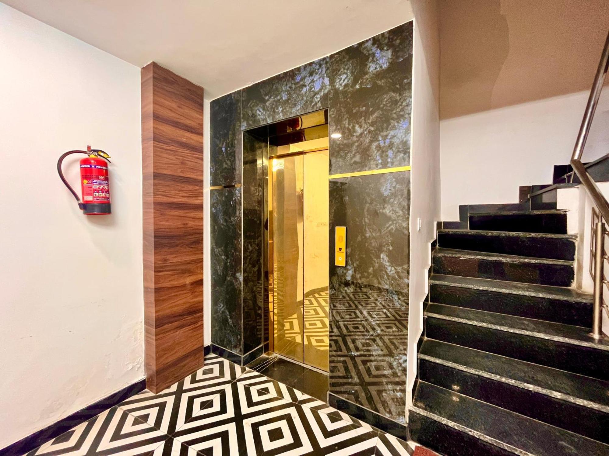 View With Swimming Pool - Selling In Near Golden Temple M82957-03435 Hotel