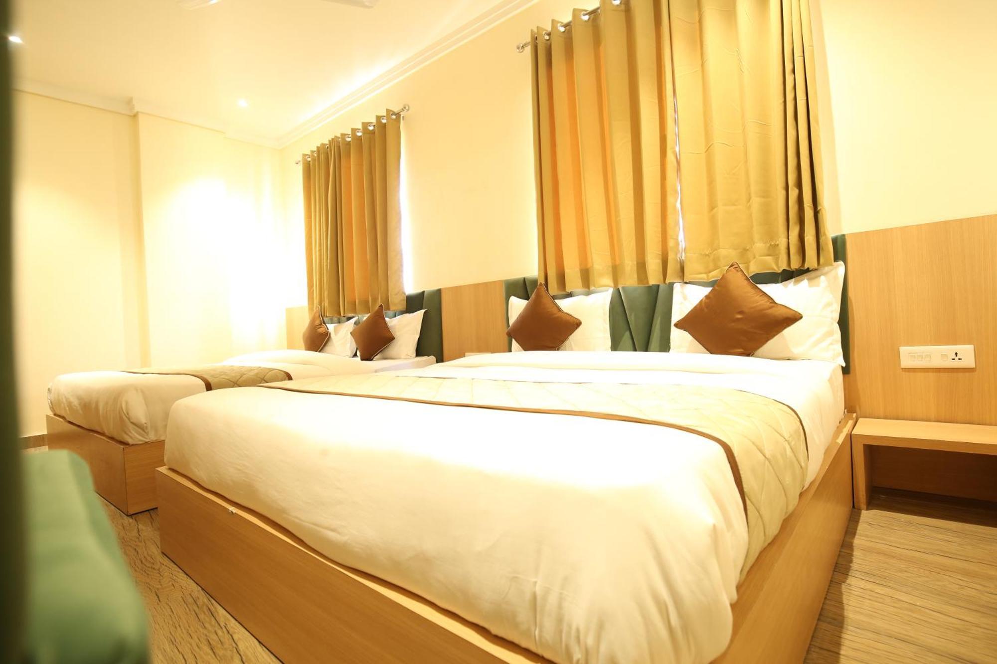 Hotel Nayyar Regency - Near Golden Temple