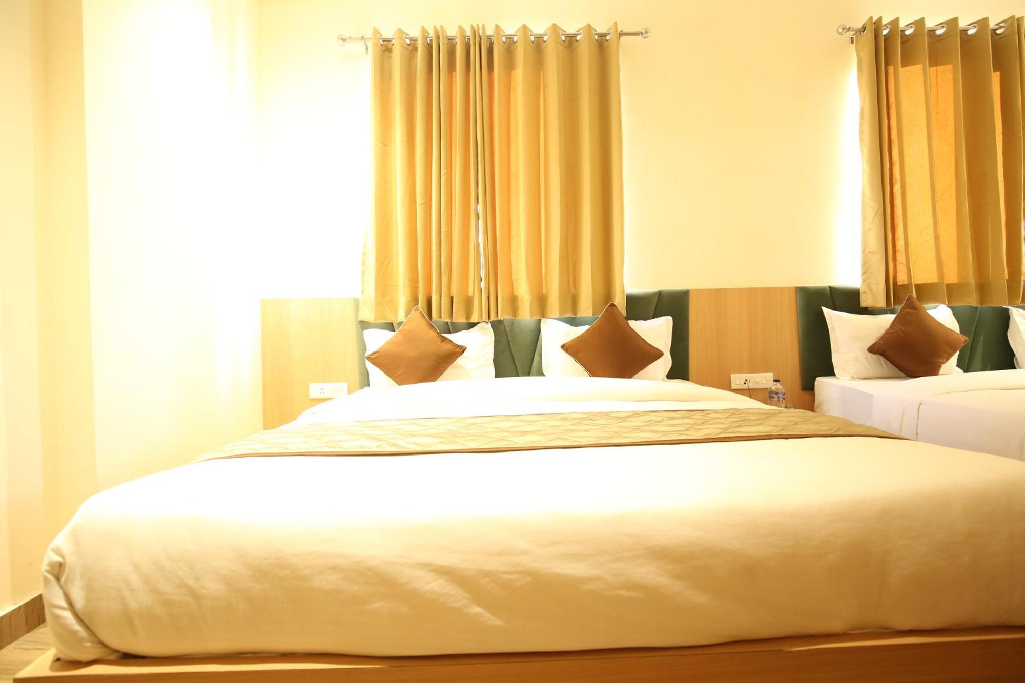 Hotel Nayyar Regency - Near Golden Temple