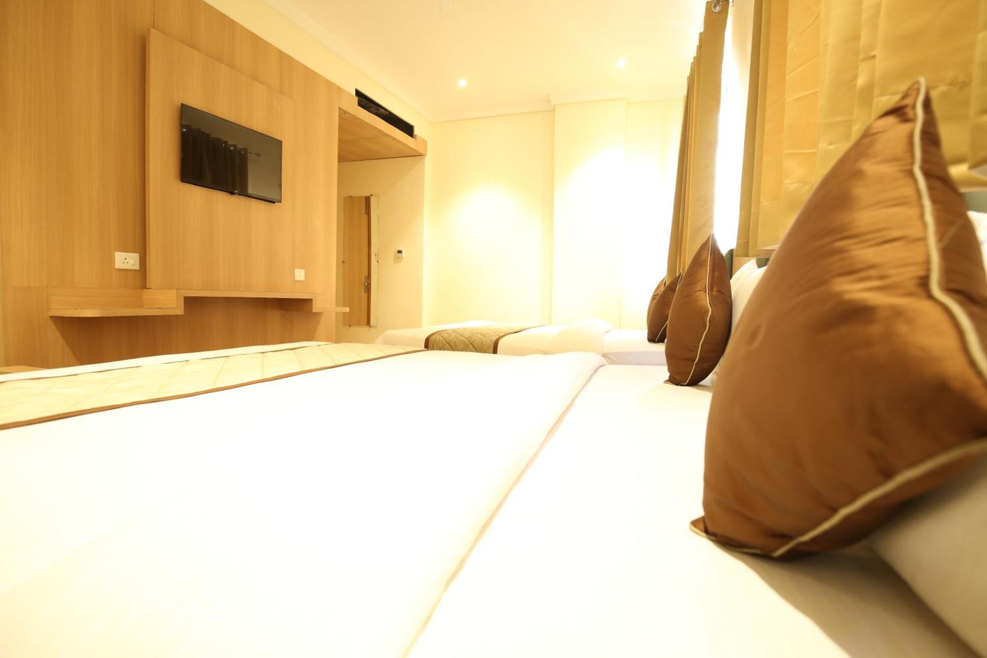Hotel Nayyar Regency - Near Golden Temple 3*
