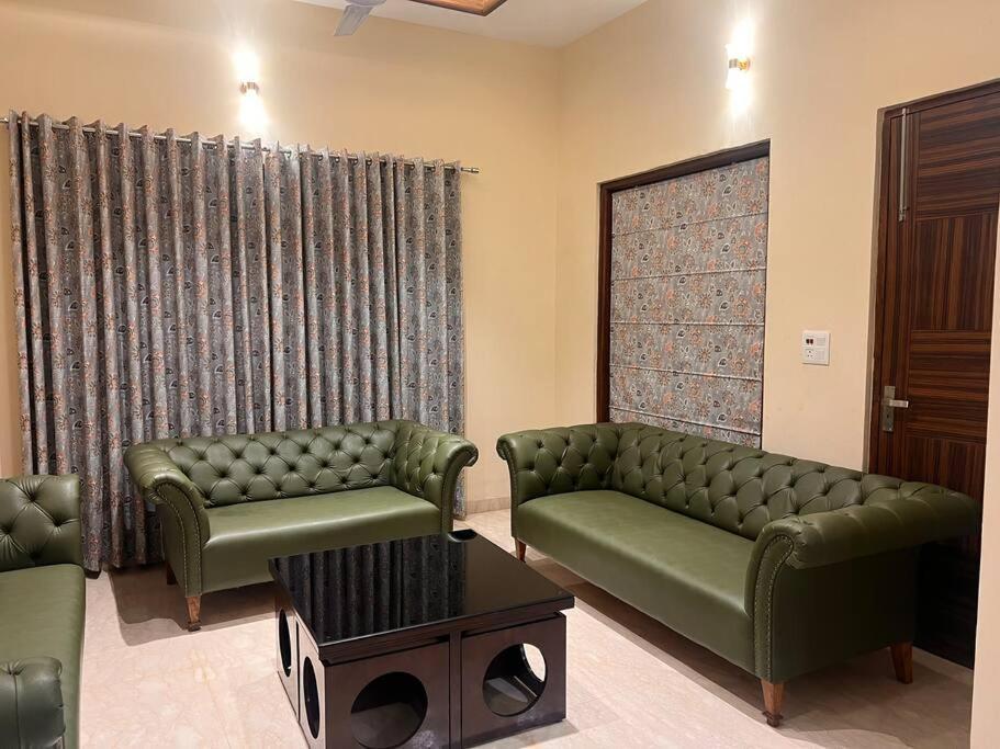 5bhk Away From At Ranjit Avenue * Amritsar