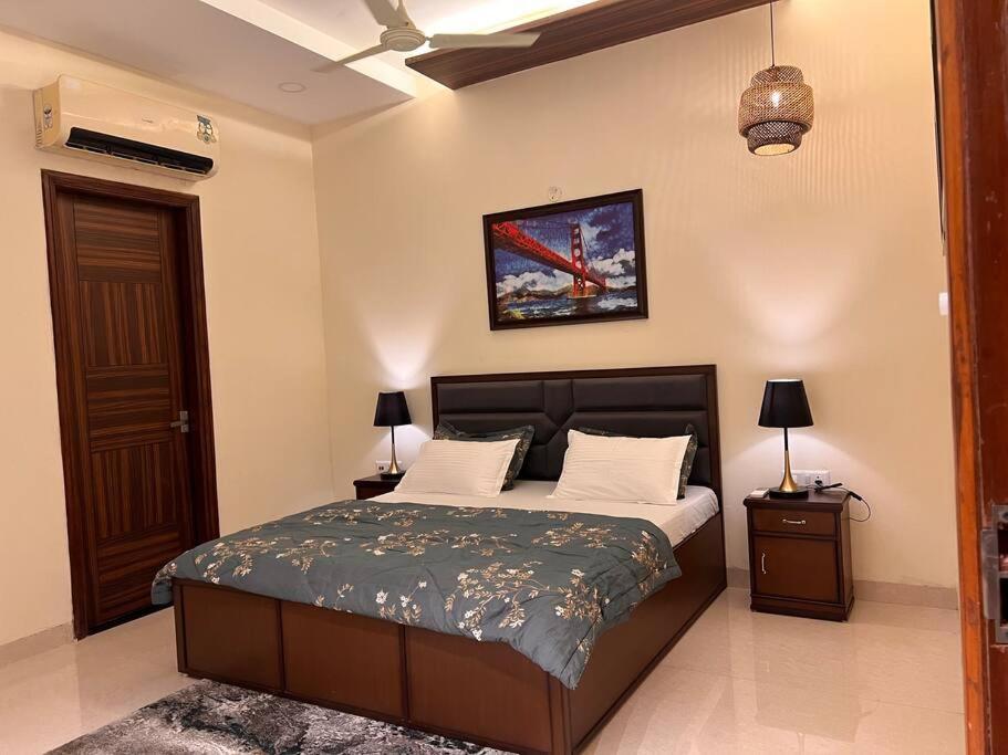 5bhk Away From At Ranjit Avenue