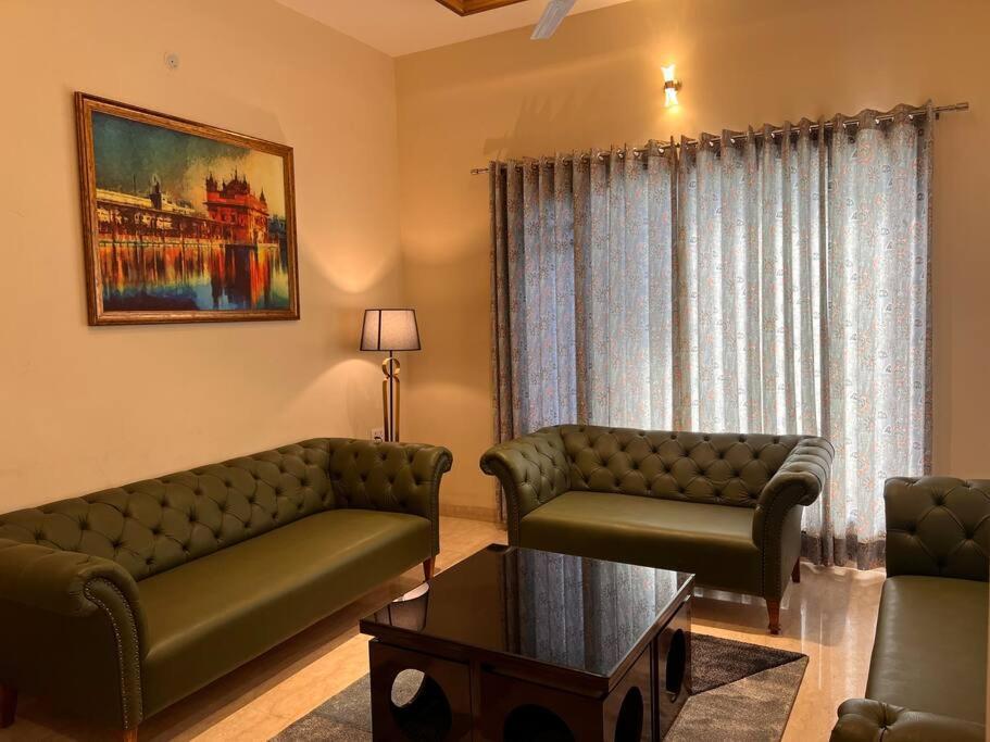 5bhk Away From At Ranjit Avenue Amritsar