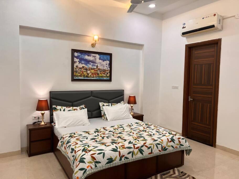 5bhk Away From At Ranjit Avenue *