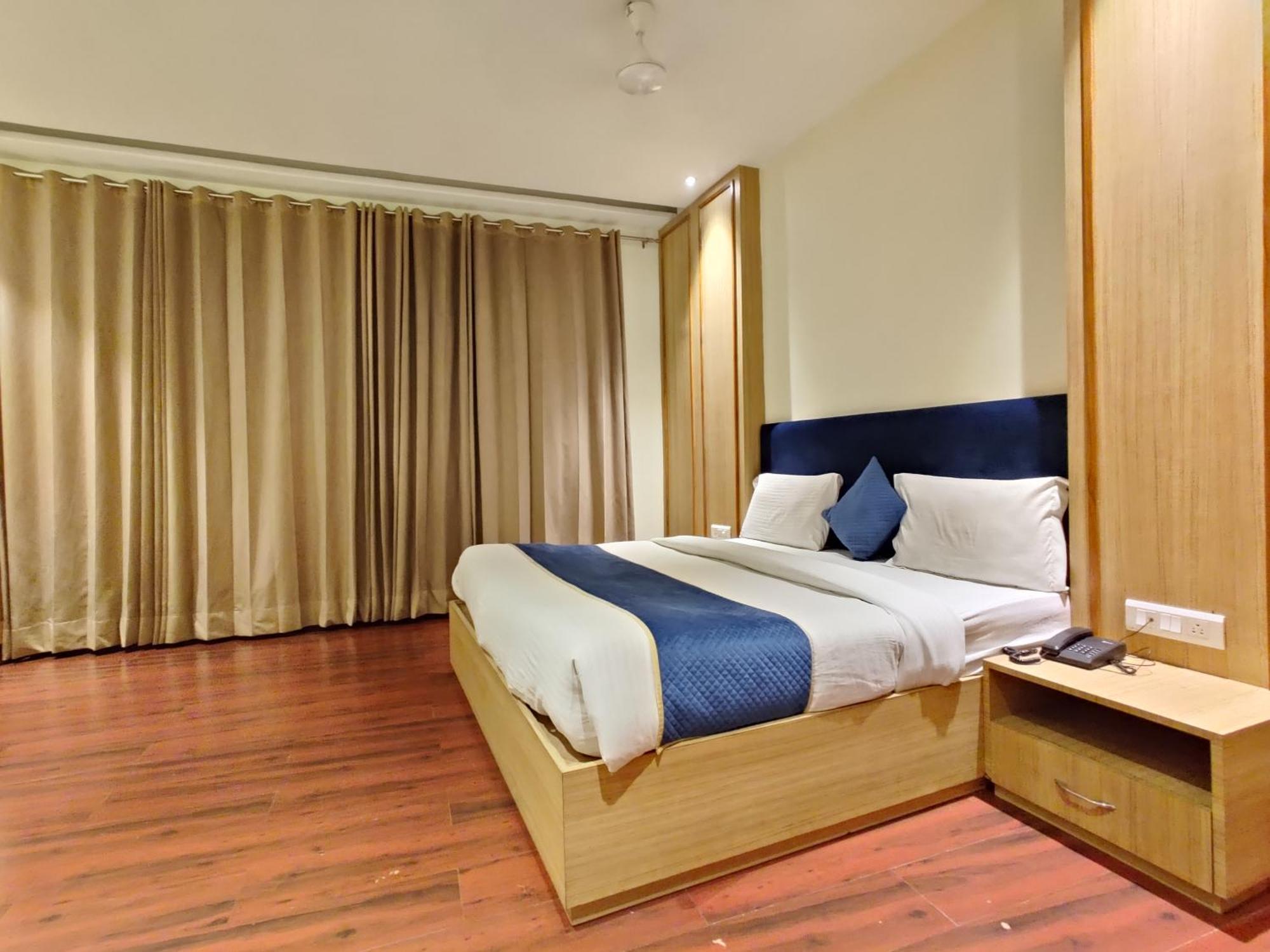 Hotel Dua Grand By Dua Hospitality -300 Meters From Golden Temple Amritsar