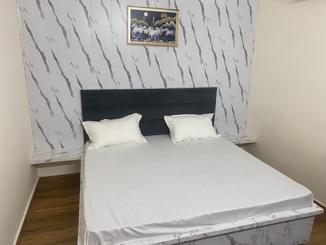Hotel Nirmal - Budget Friendly Near Fortis Hospital And Marriage Palaces *