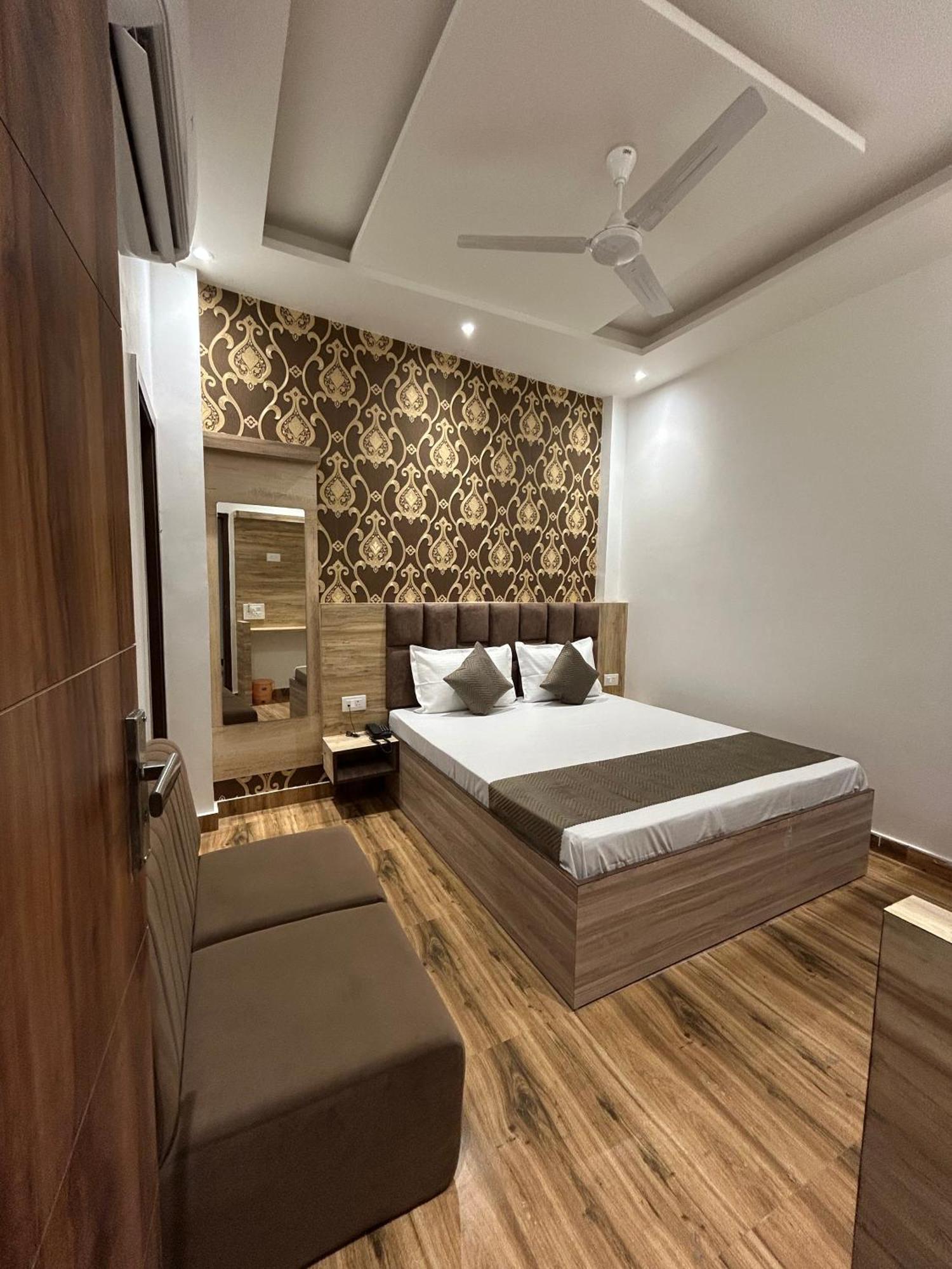 Hotel Rs 3*