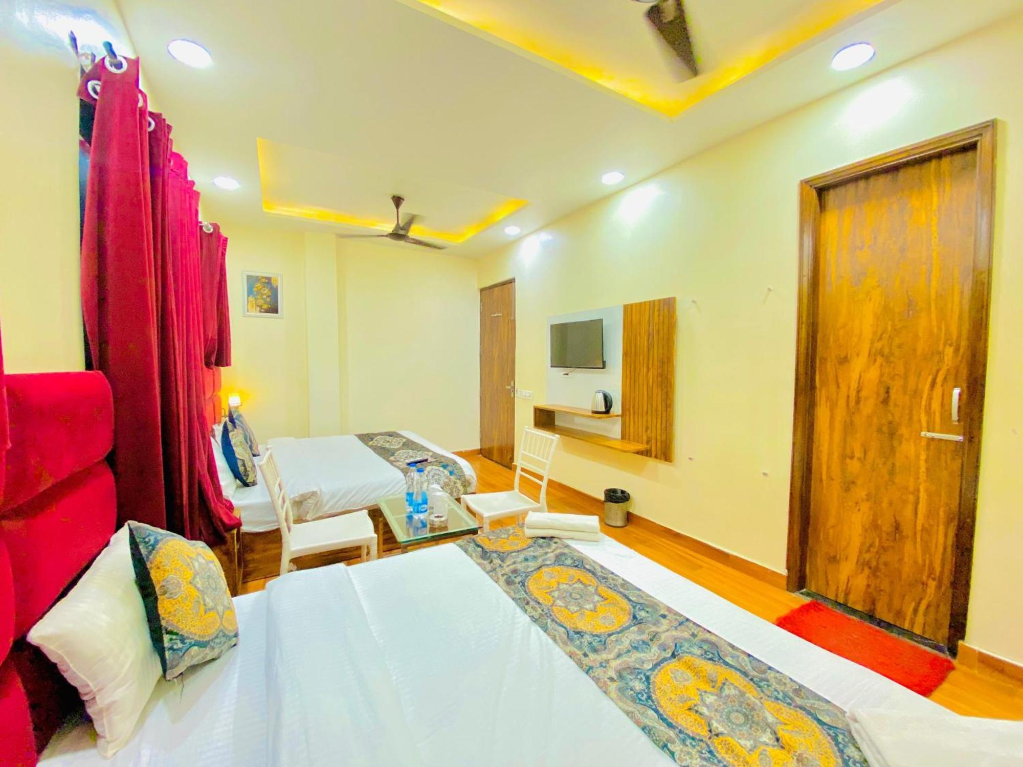 Hotel First 300 Meter From Golden Temple 3*