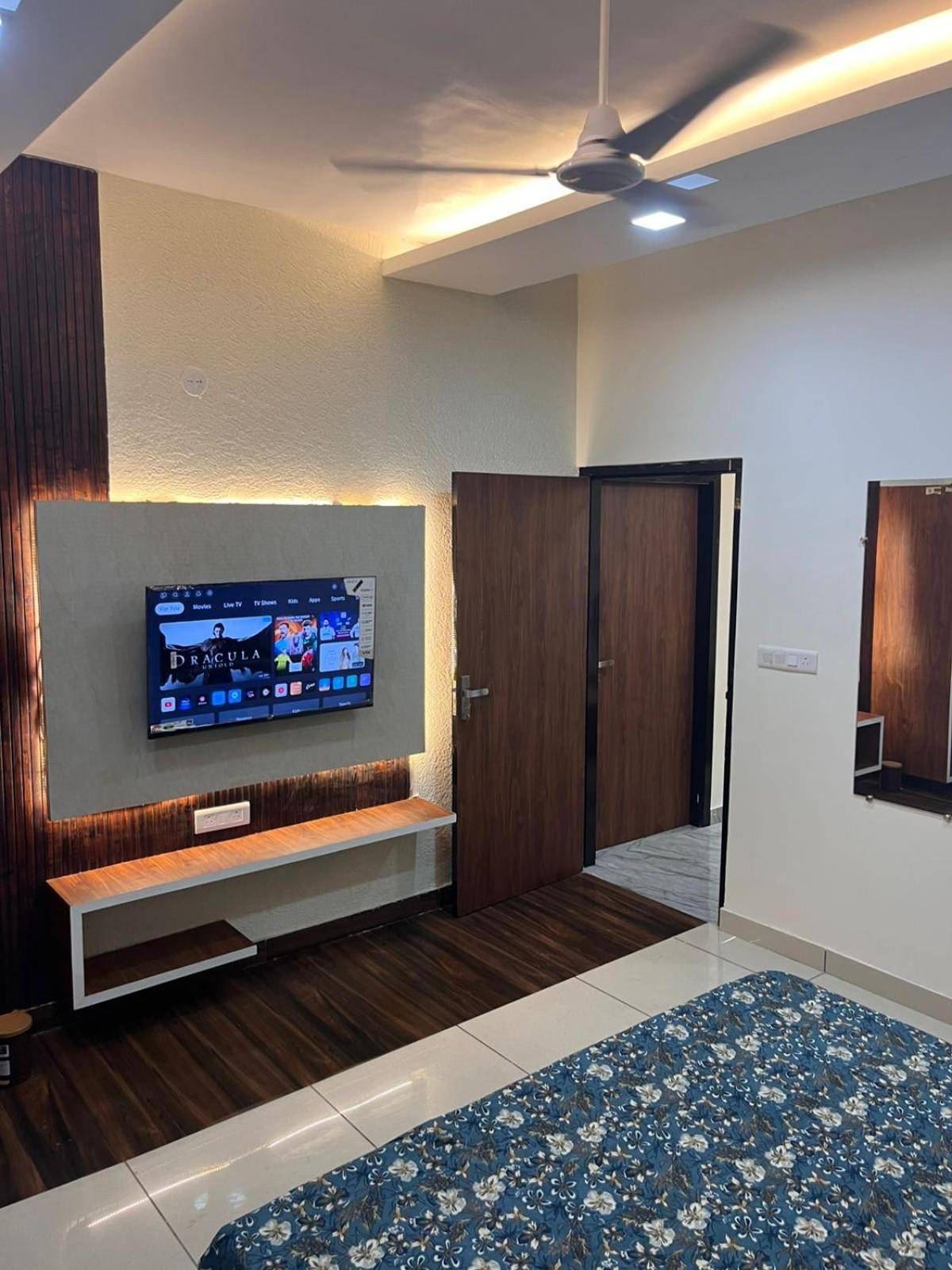Apartment Phoenix Wedding & Amritsar