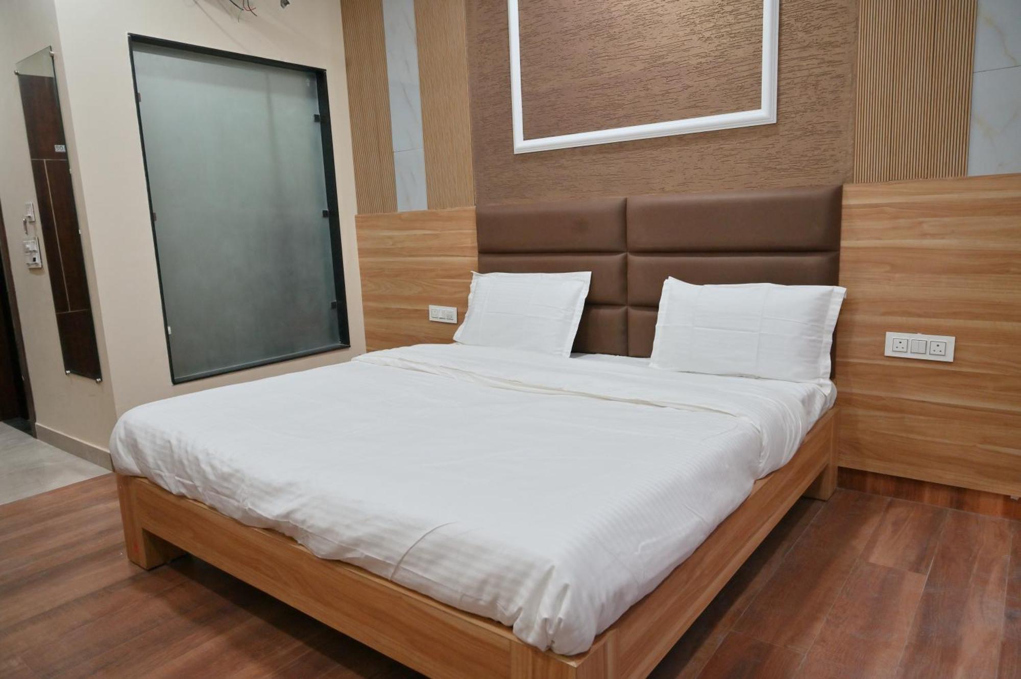 Ideal Apartment *