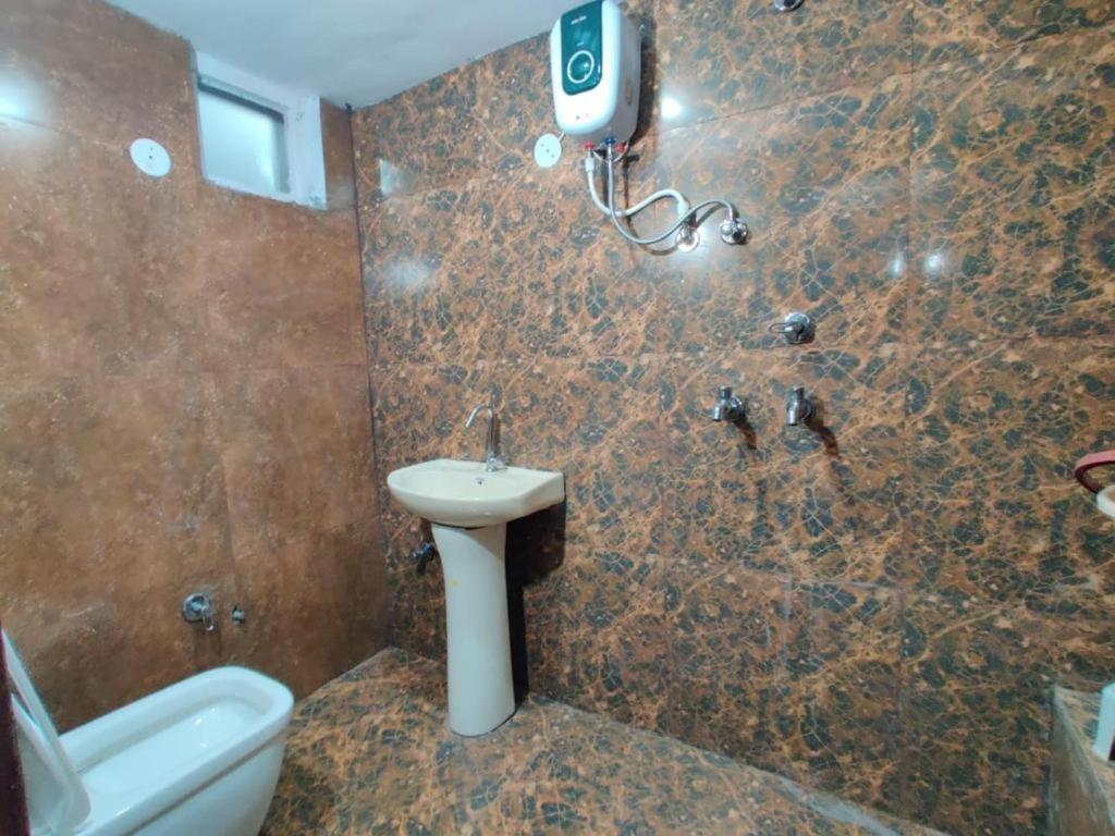 Tejas Dream House 4 Minute Away From Golden Temple 3*
