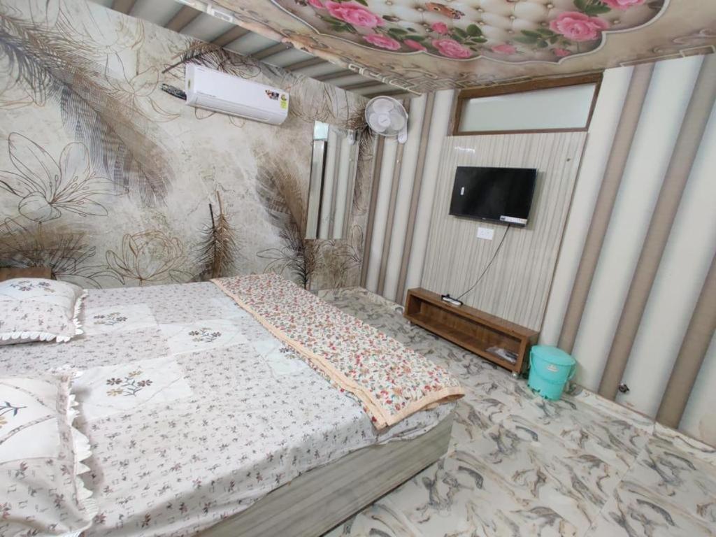 Tejas Dream House 4 Minute Away From Golden Temple Amritsar