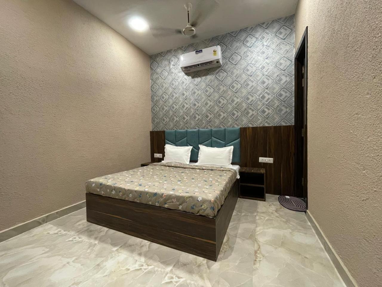 Kr 5mins Walk From Golden Temple Hotel Amritsar