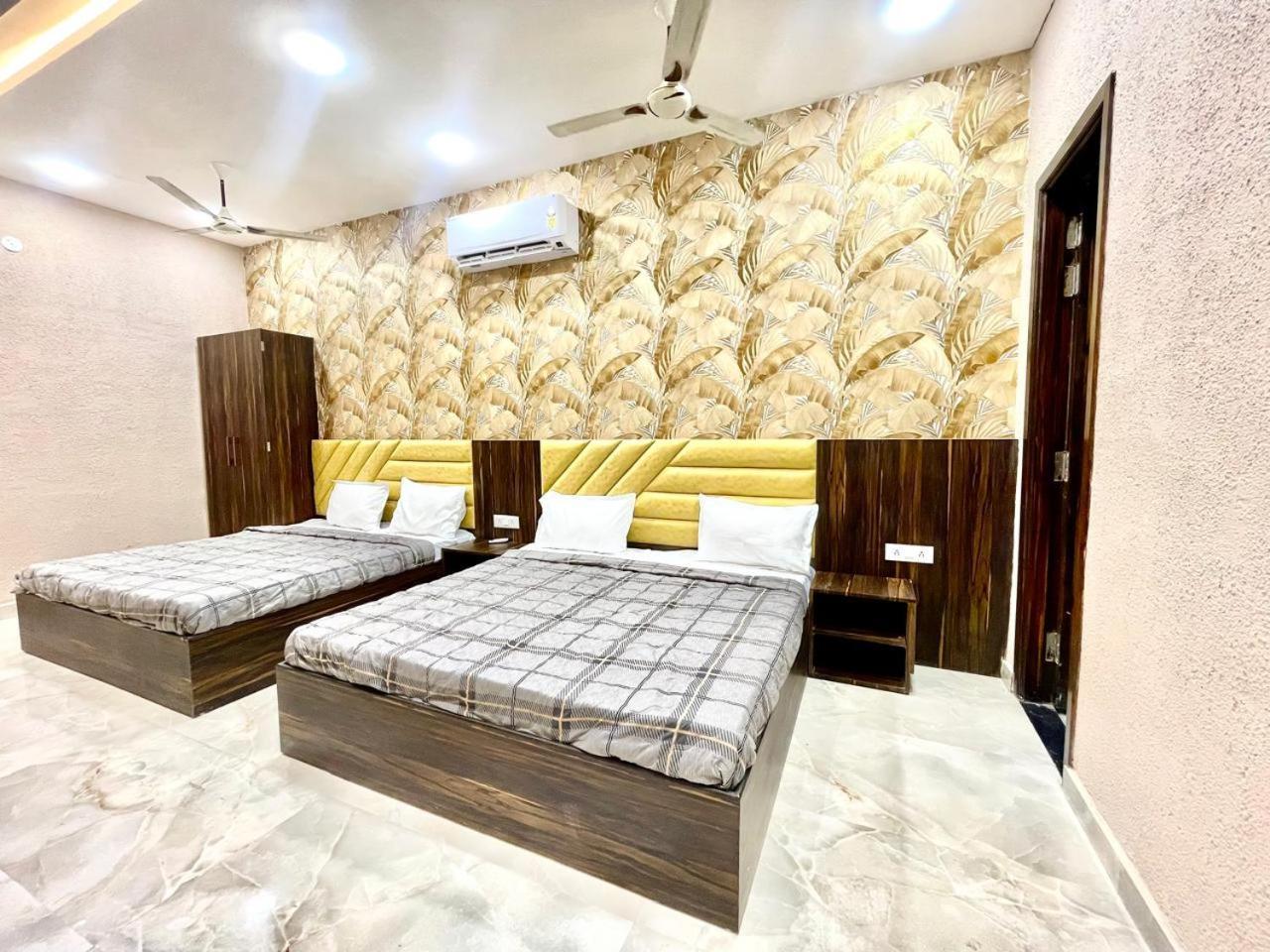 Kr 5mins Walk From Golden Temple Hotel 3*
