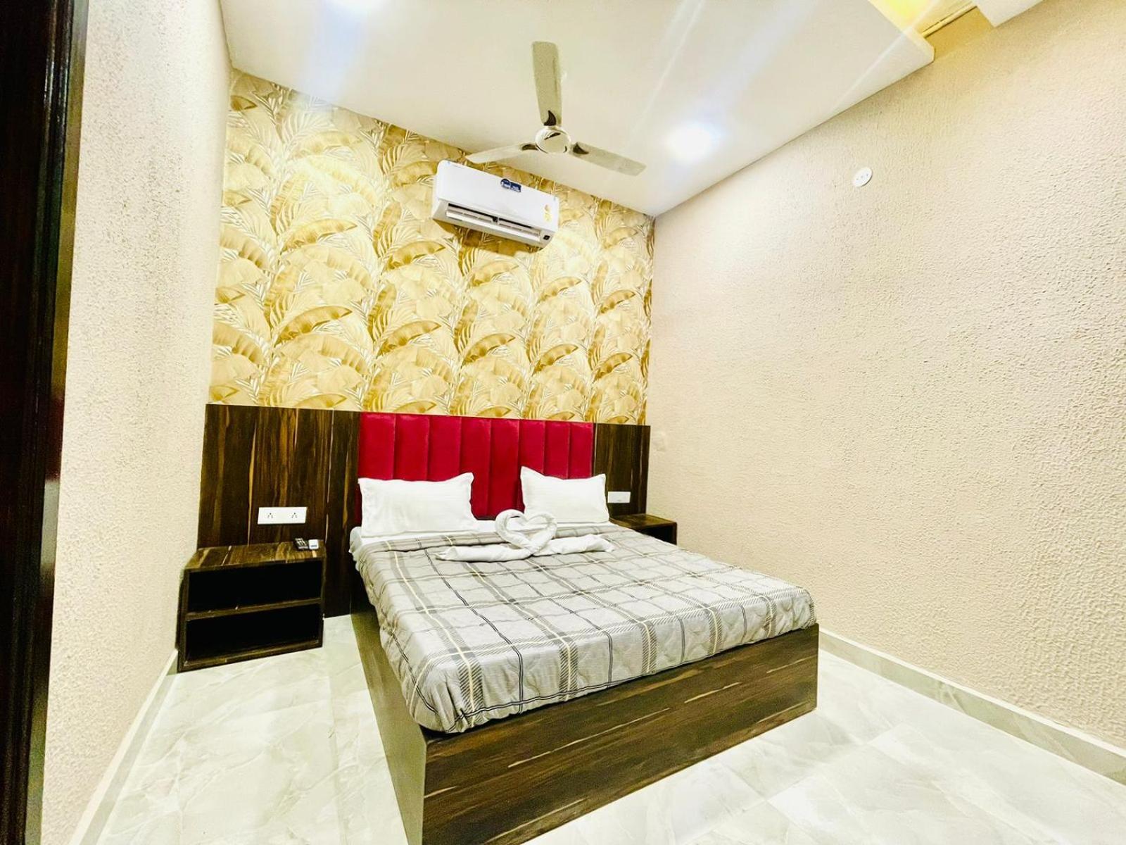 Hotel Kr 5mins Walk From Golden Temple 3*