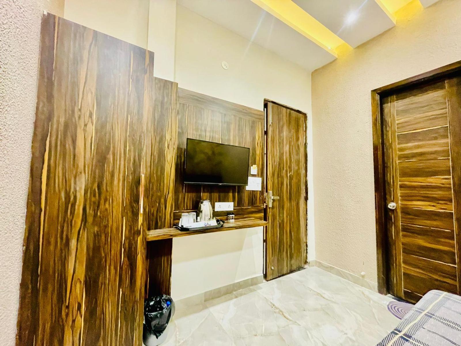 Kr 5mins Walk From Golden Temple Hotel Amritsar