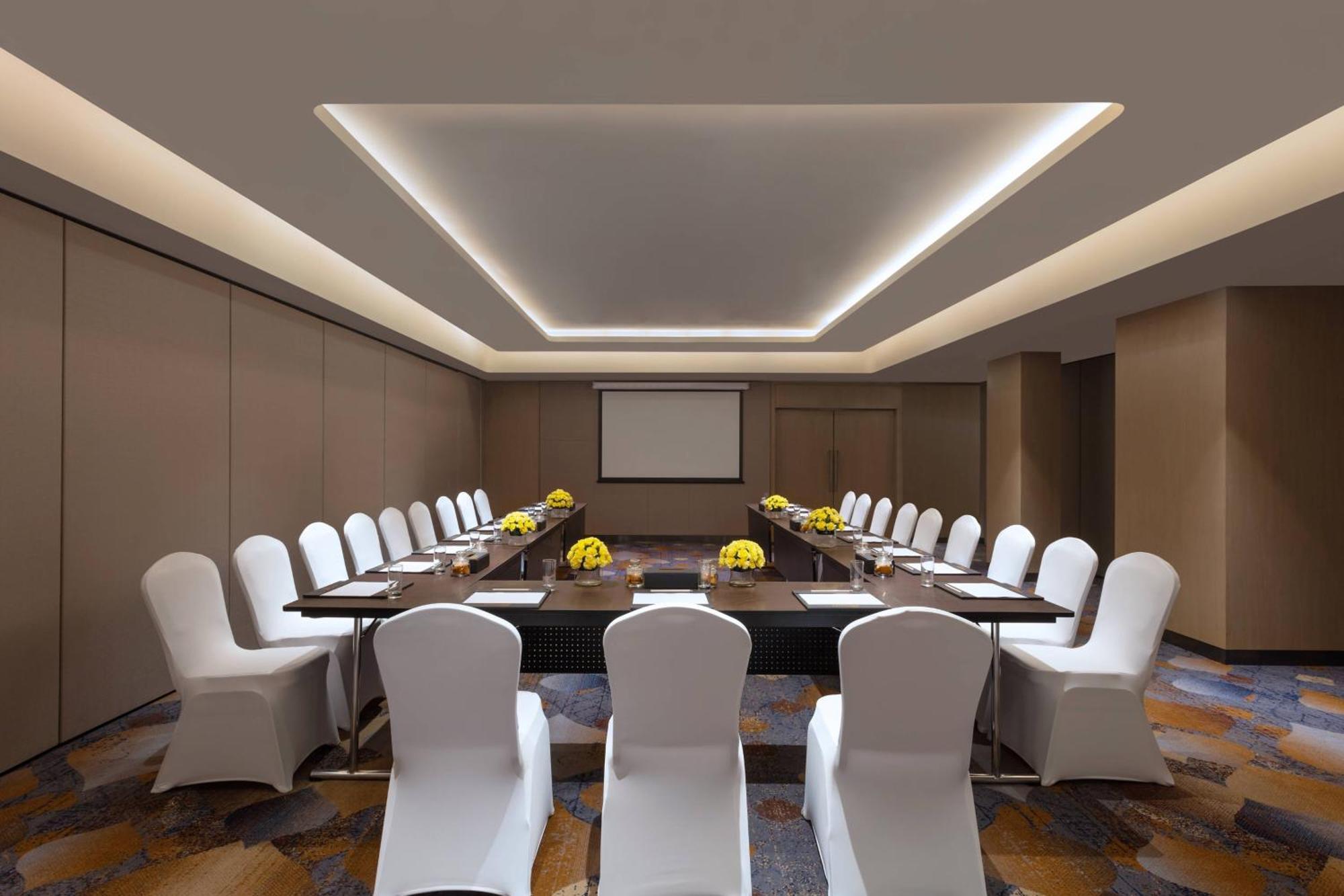 Courtyard By Marriott Hotel 5*