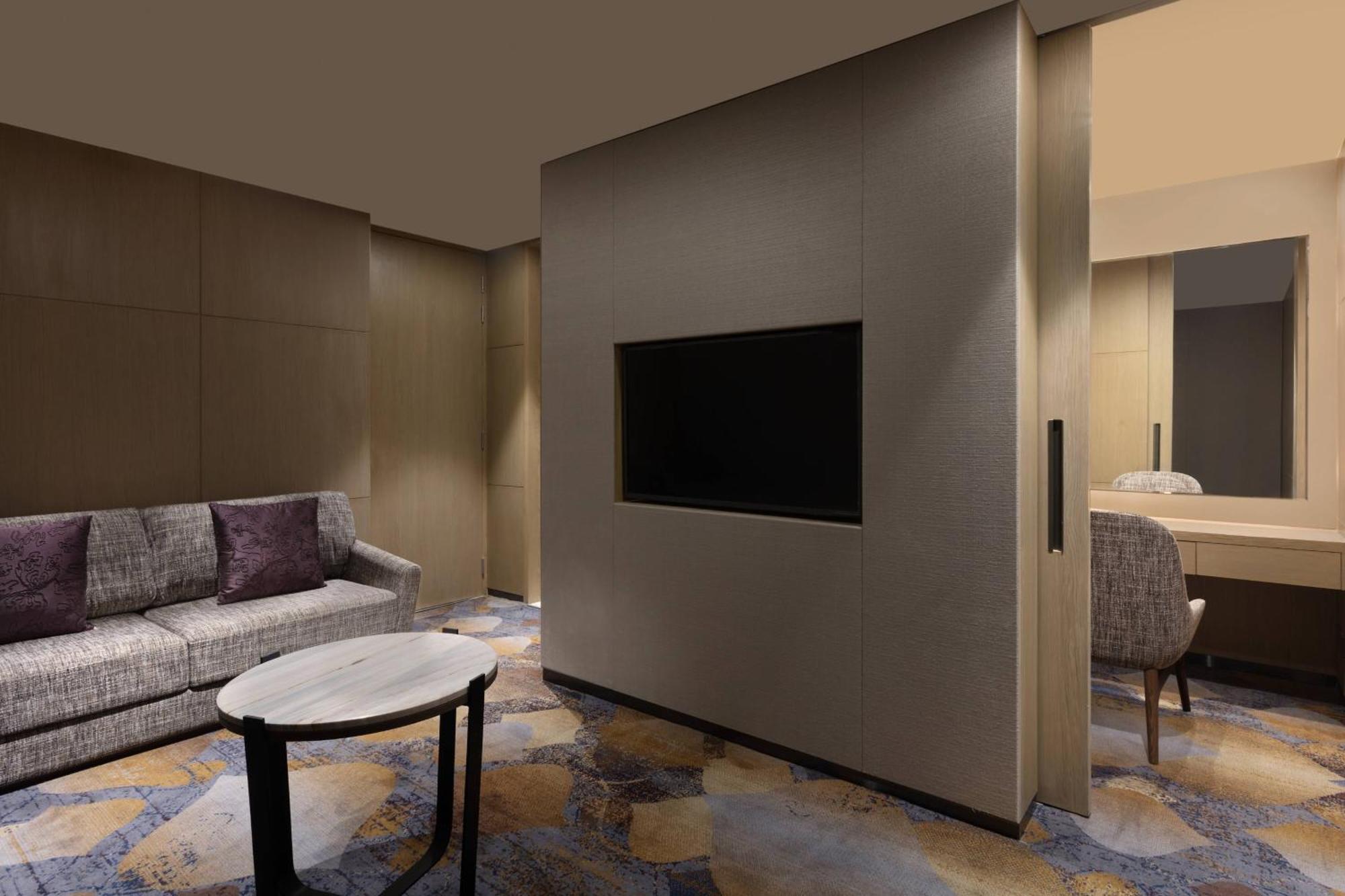Courtyard By Marriott Hotel 5*