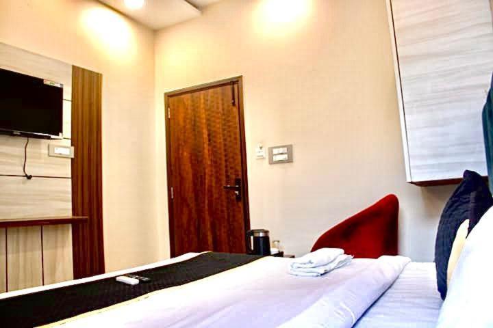 Hotel Blackwood Near Golden Temple -140 Mtrs 3*