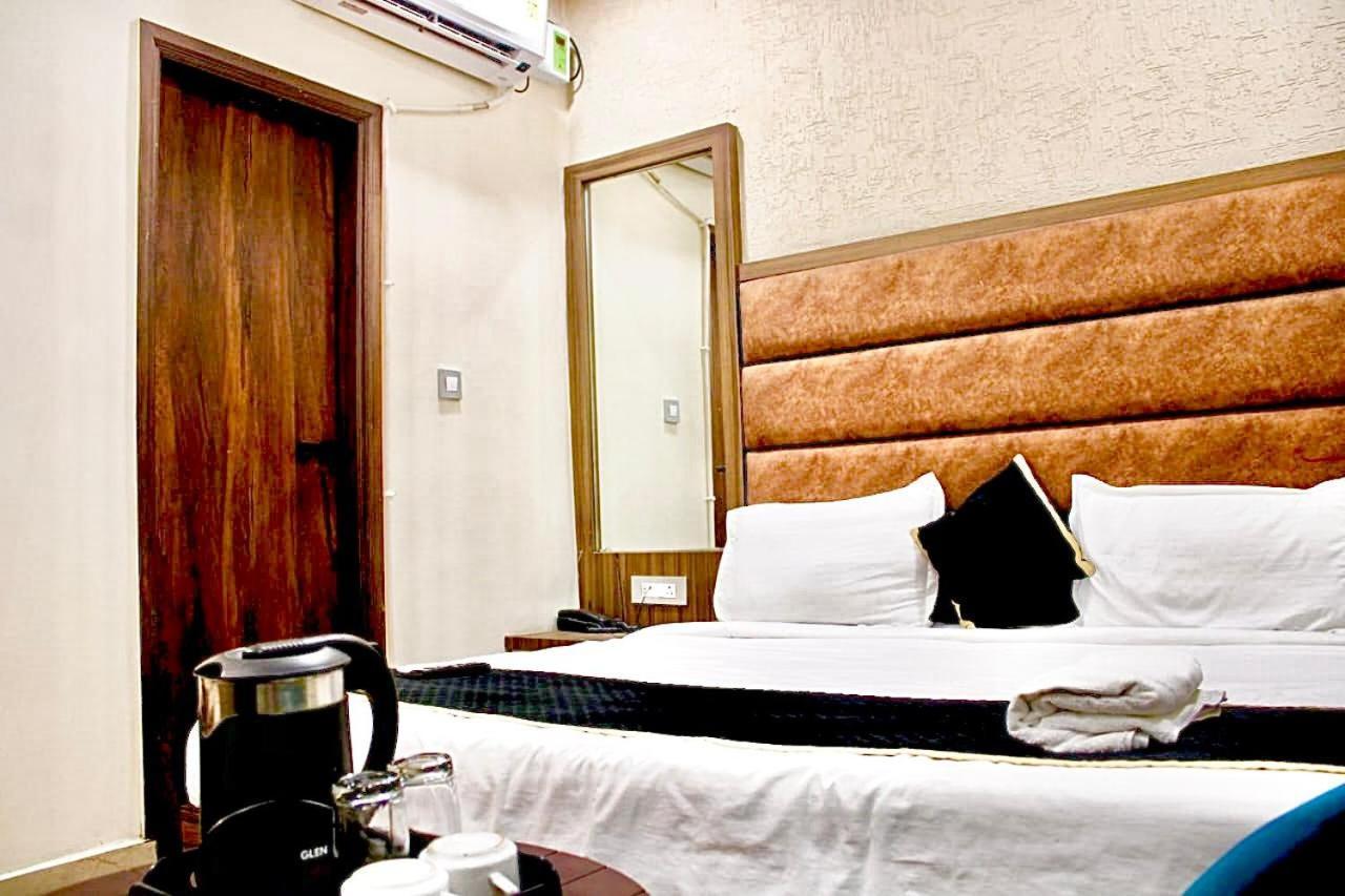 Hotel Blackwood Near Golden Temple -140 Mtrs Amritsar