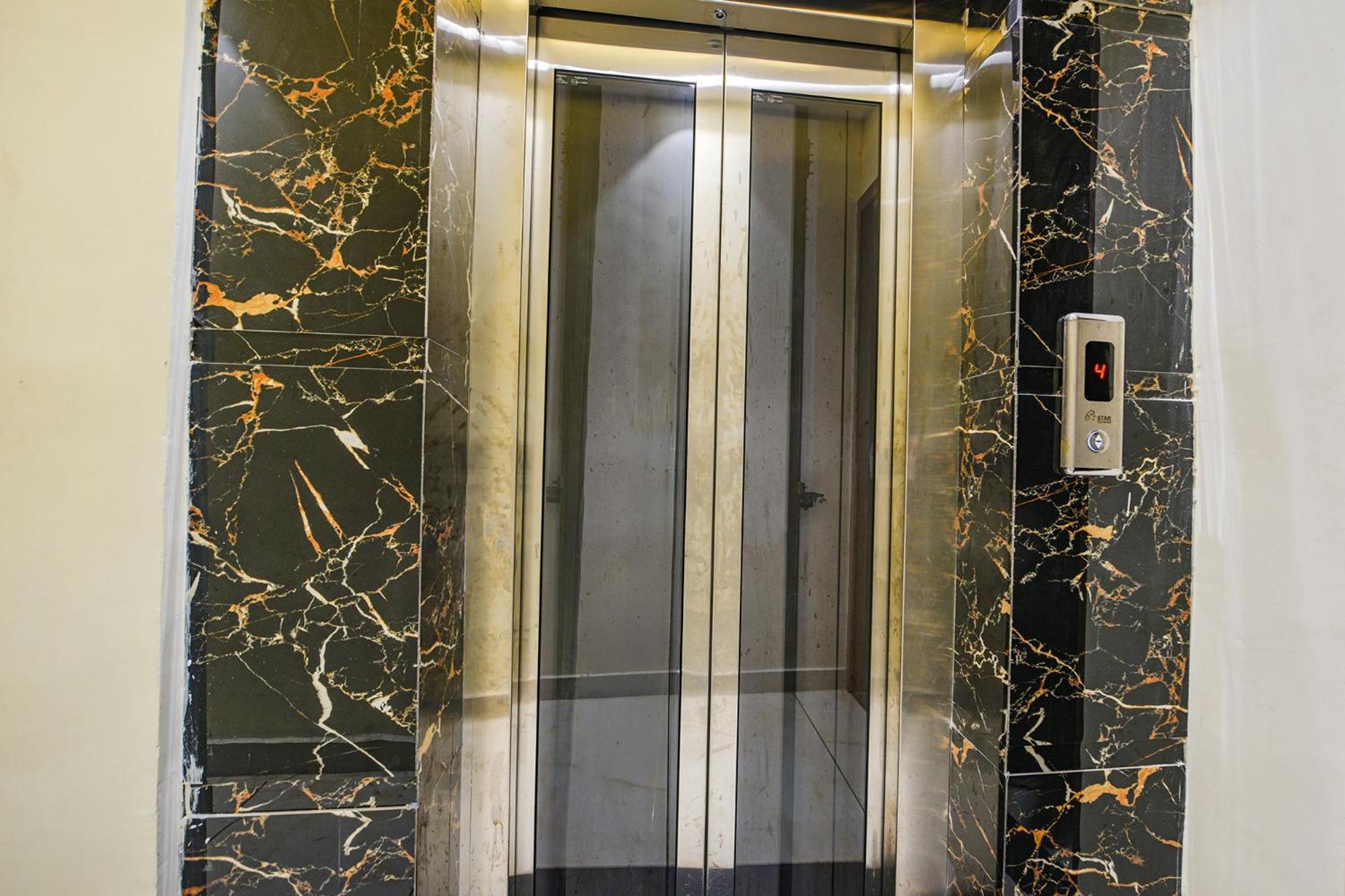 Fabhotel Dm Residency Hotel