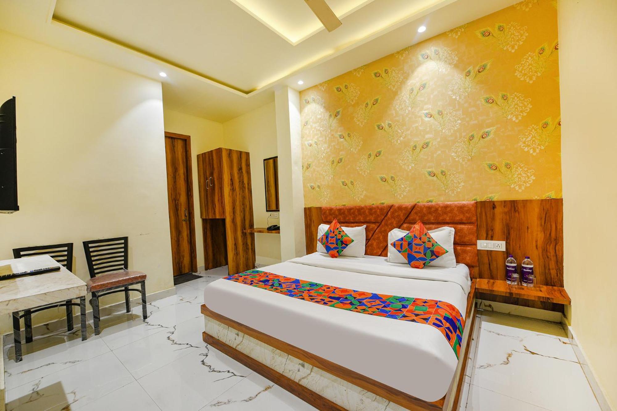 Hotel Fabhotel Dm Residency
