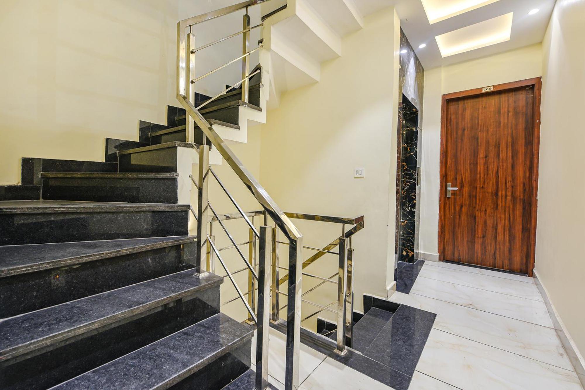 Fabhotel Dm Residency Hotel