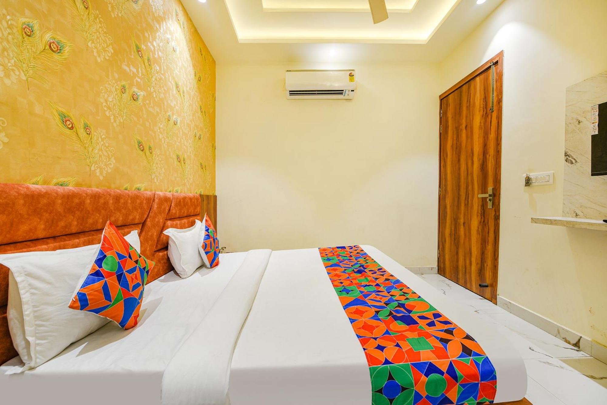 Fabhotel Dm Residency 2*