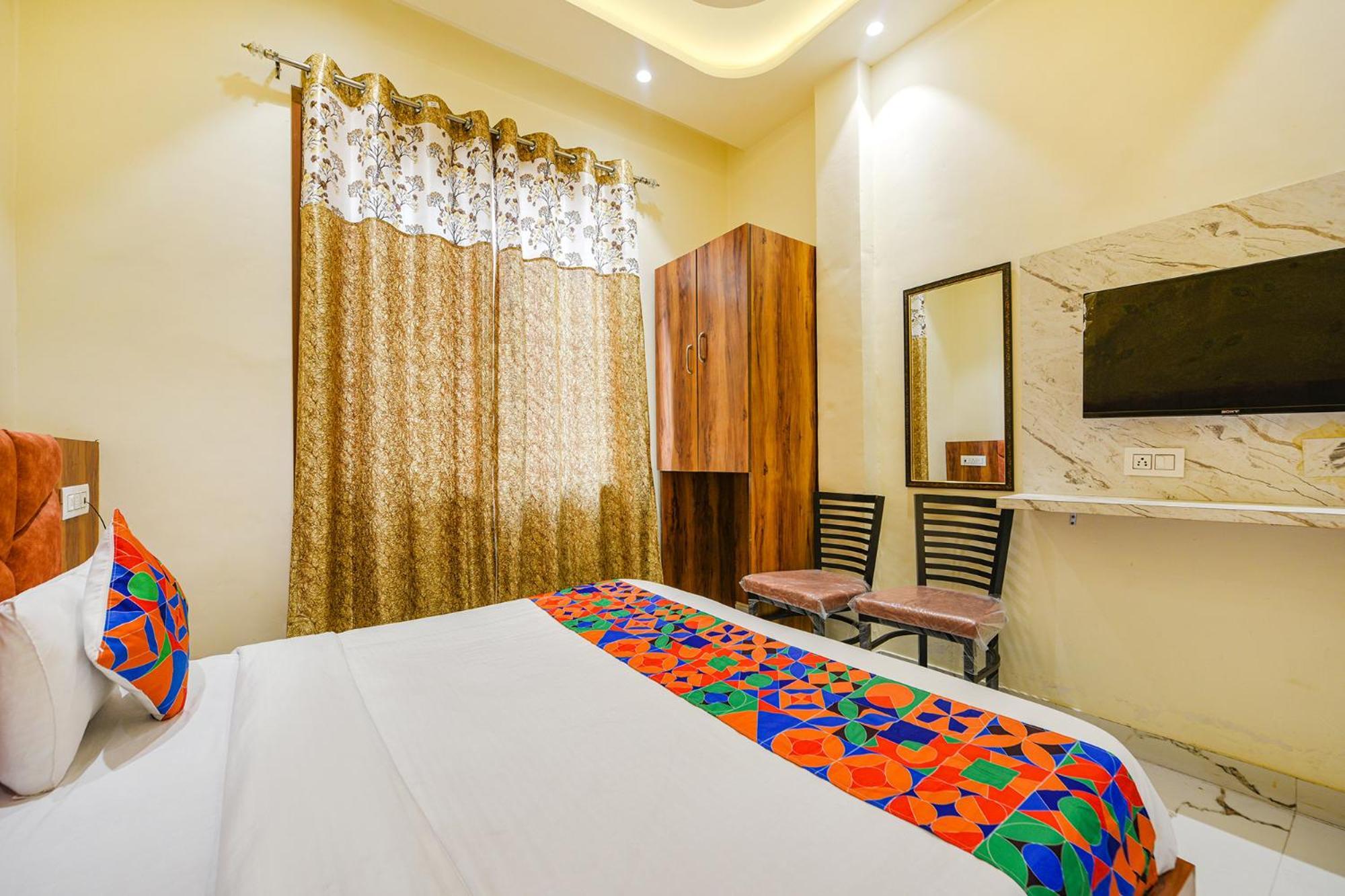 Fabhotel Dm Residency