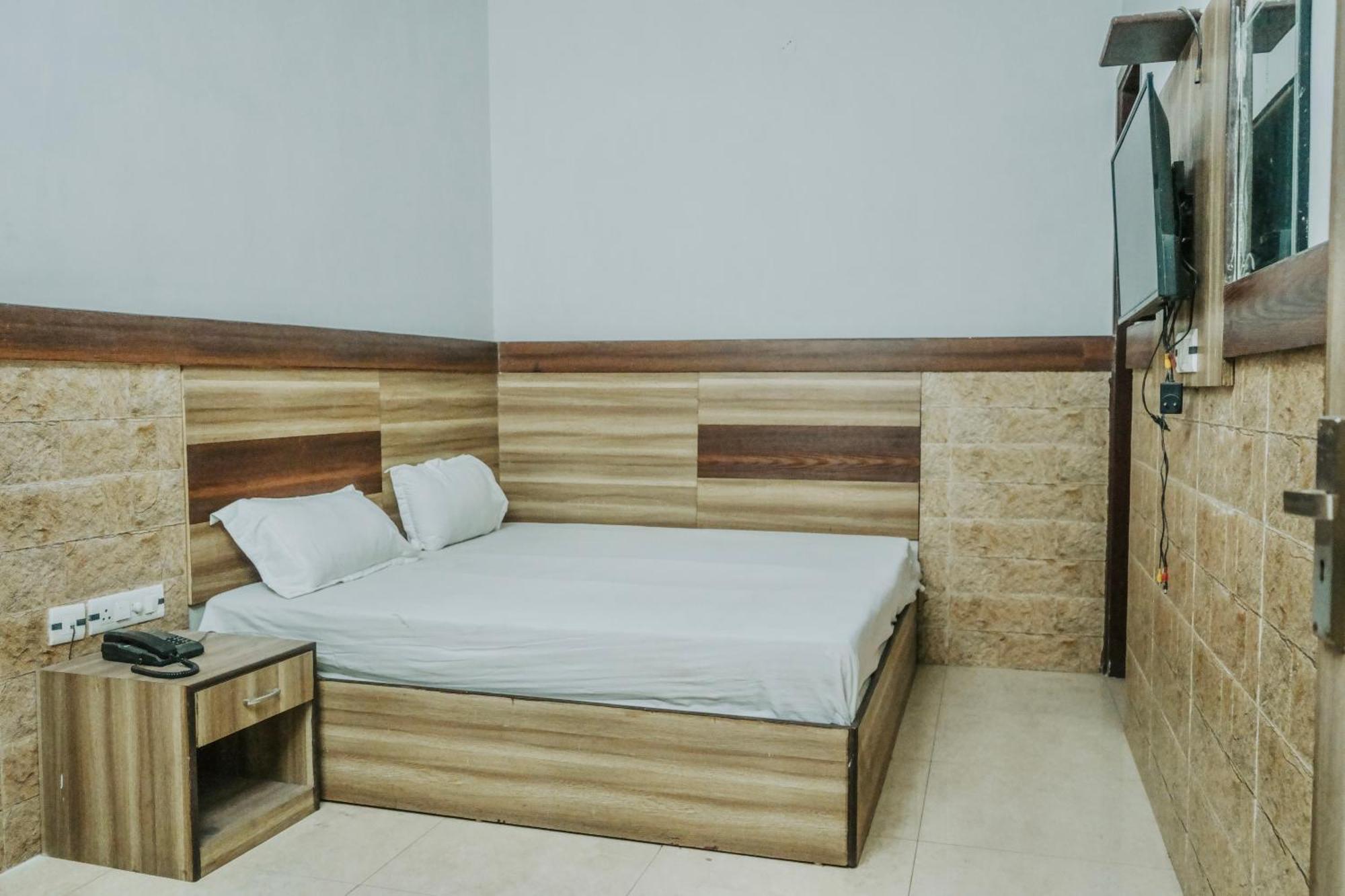 Hotel Angad Residency