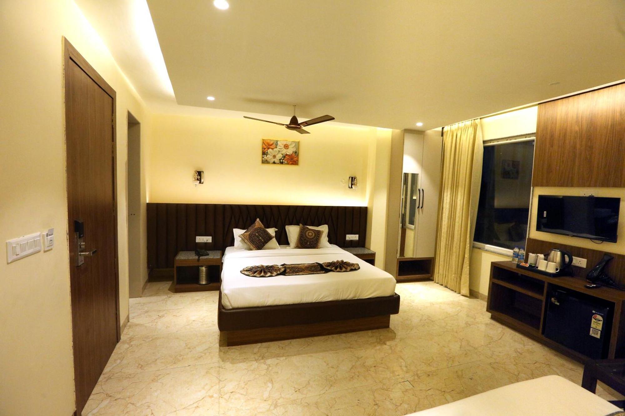 Hotel Gc Grand 3*