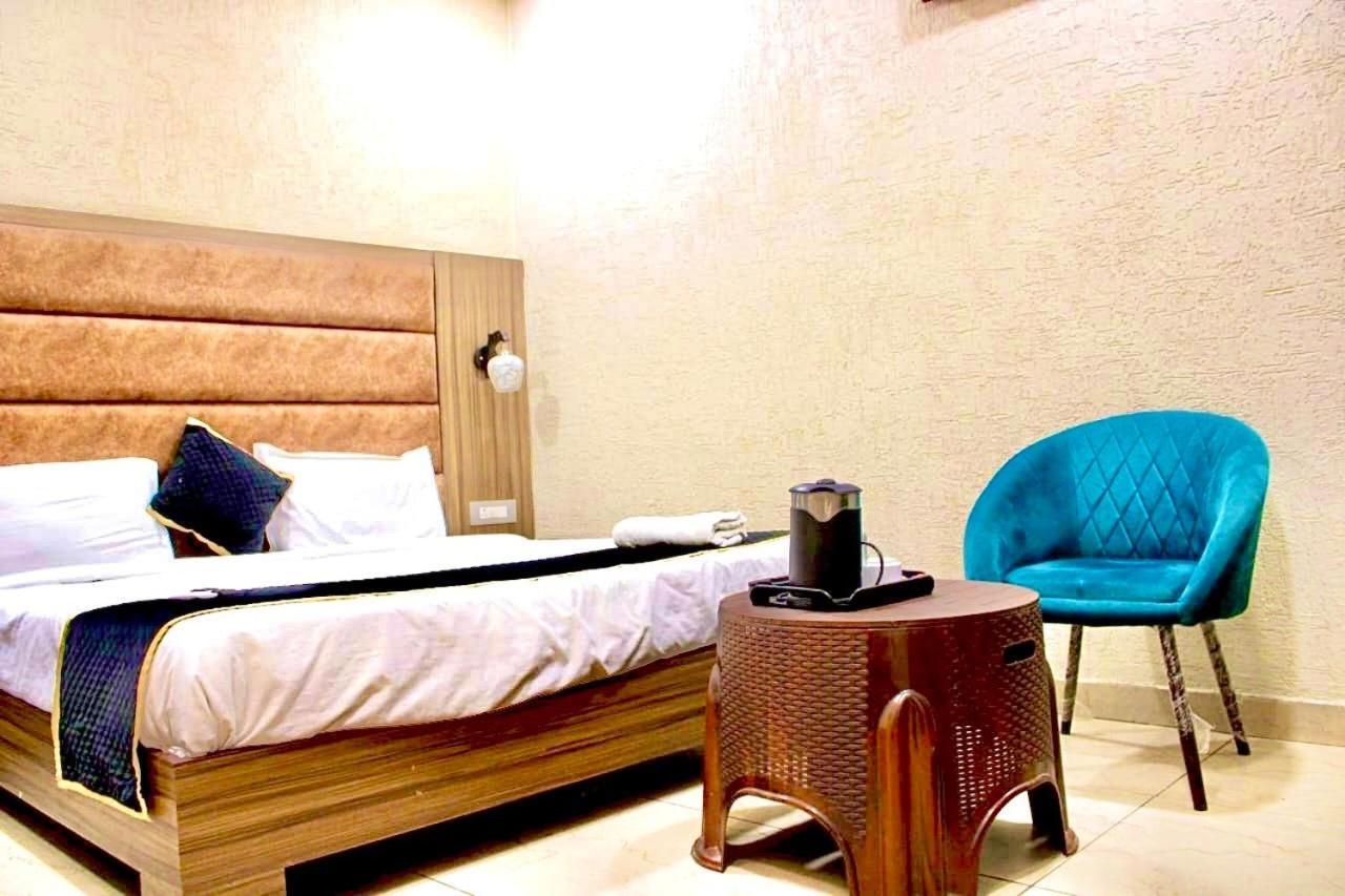 Hotel Blackwood Near Golden Temple -140 Mtrs 3*