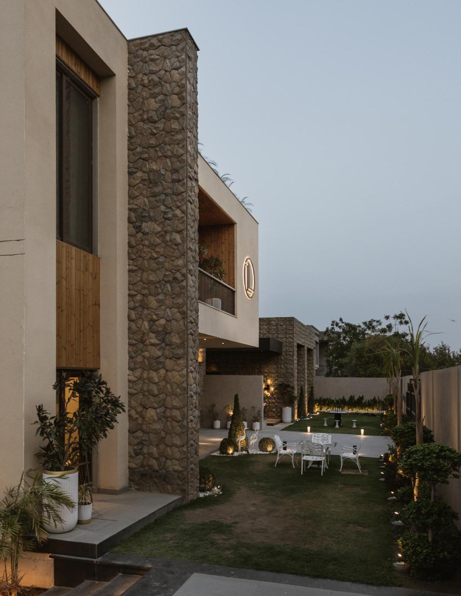 Luxury Lofts Hotel 4*