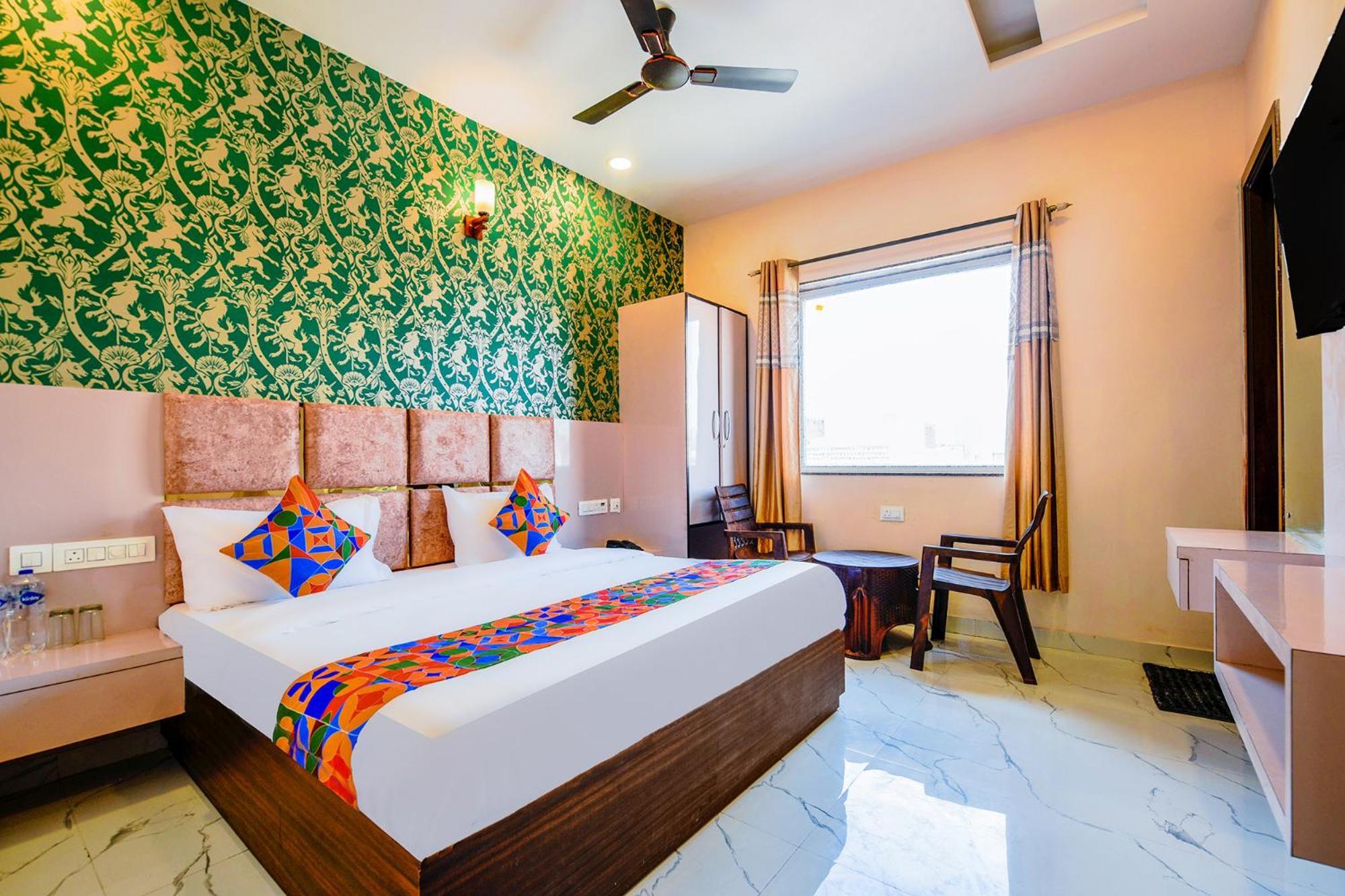 Fabhotel Lohgarh Hotel